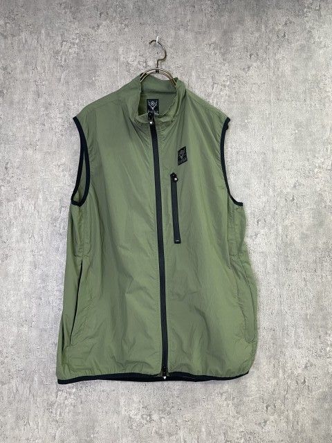 ♠ S2W8 ｻｳｽﾂｰｳｴｽﾄｴｲﾄ SOUTH2 WEST8 Packable Vest ﾊﾟｯｶﾌﾞﾙ ﾍﾞｽﾄ ｼﾞｯﾌﾟｱｯﾌﾟ ﾅｲﾛﾝ ｶｰｷ M 33894501