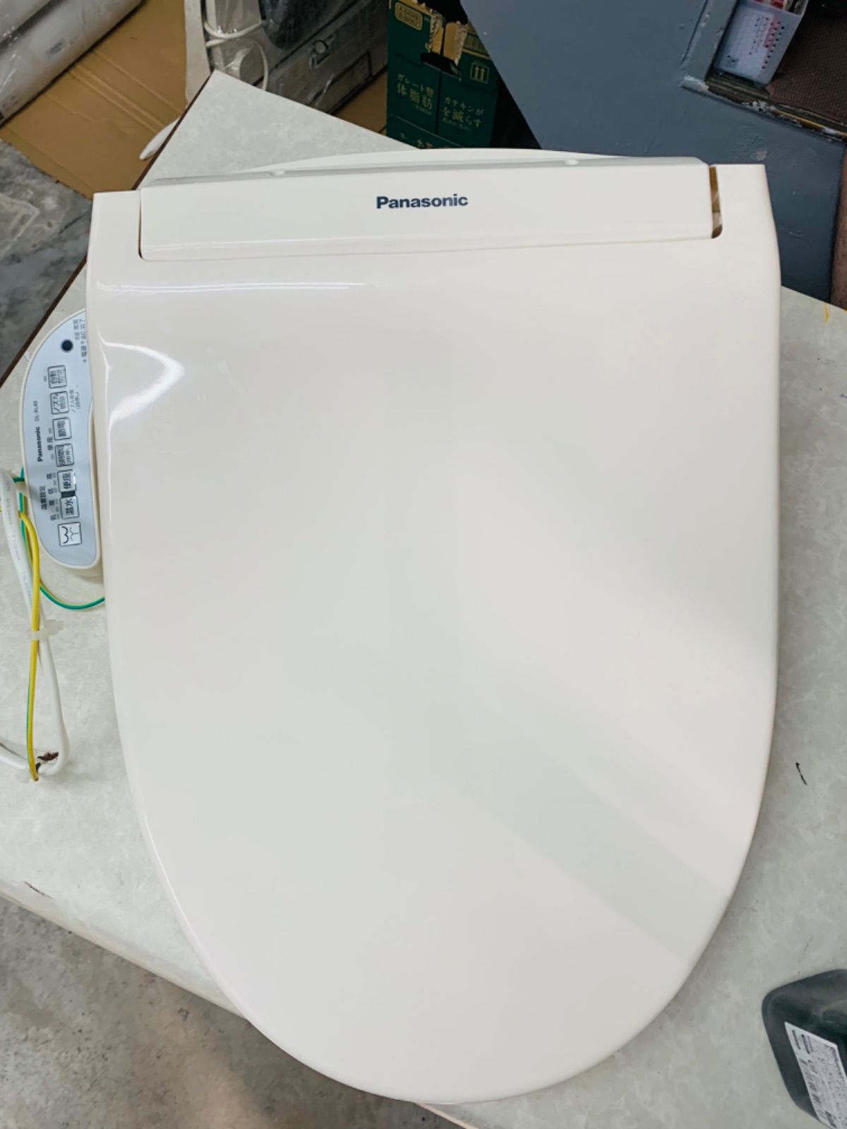 C105 Panasonic 温水洗浄便座2018年製 DLーRL40ーCP 自動開け閉め機能 
