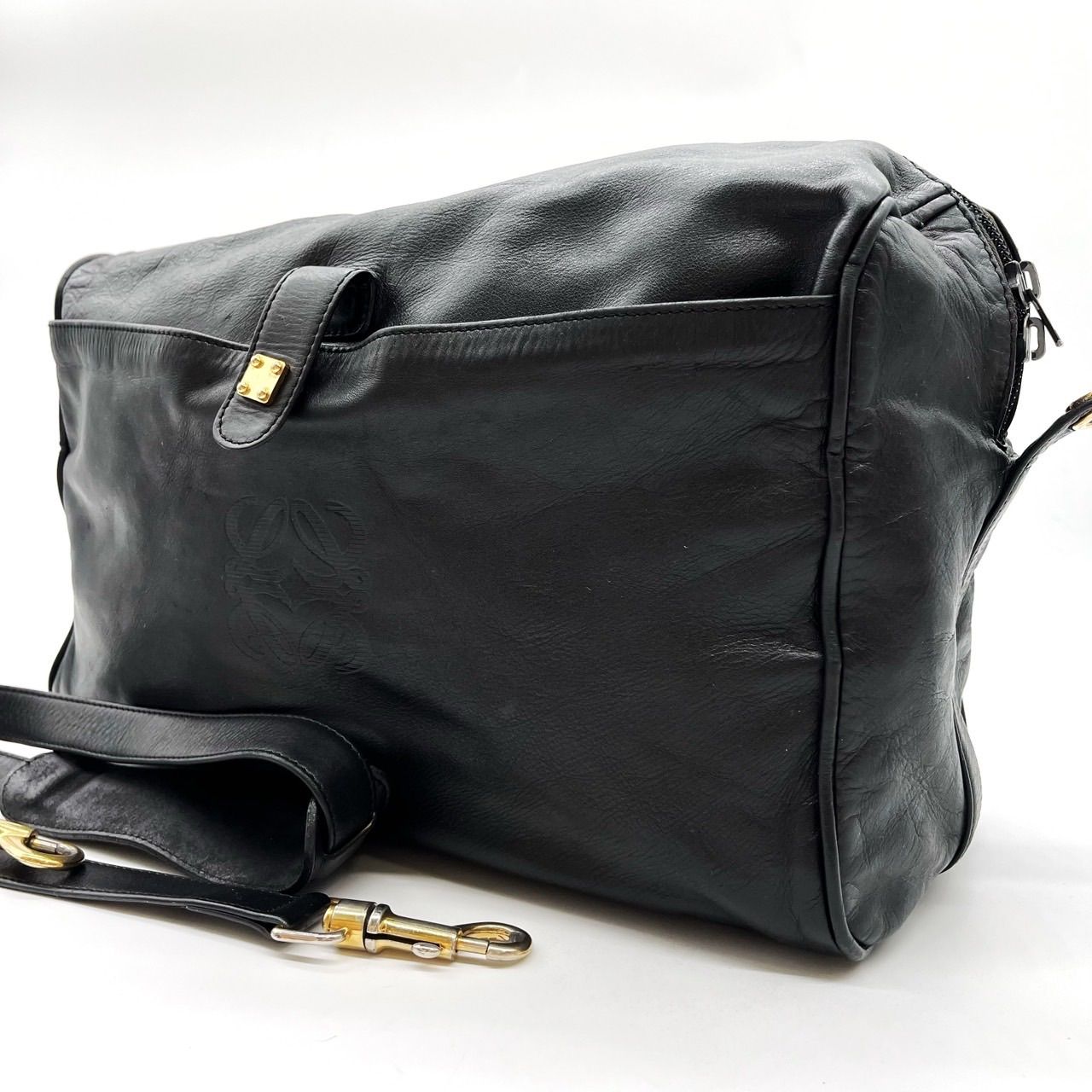 LOEWE ロエベ ショルダーバッグ アナグラム ロゴ型押し レザー 黒 LOEWE ロエベ アナグラム レザー ショルダーバッグ ブラック