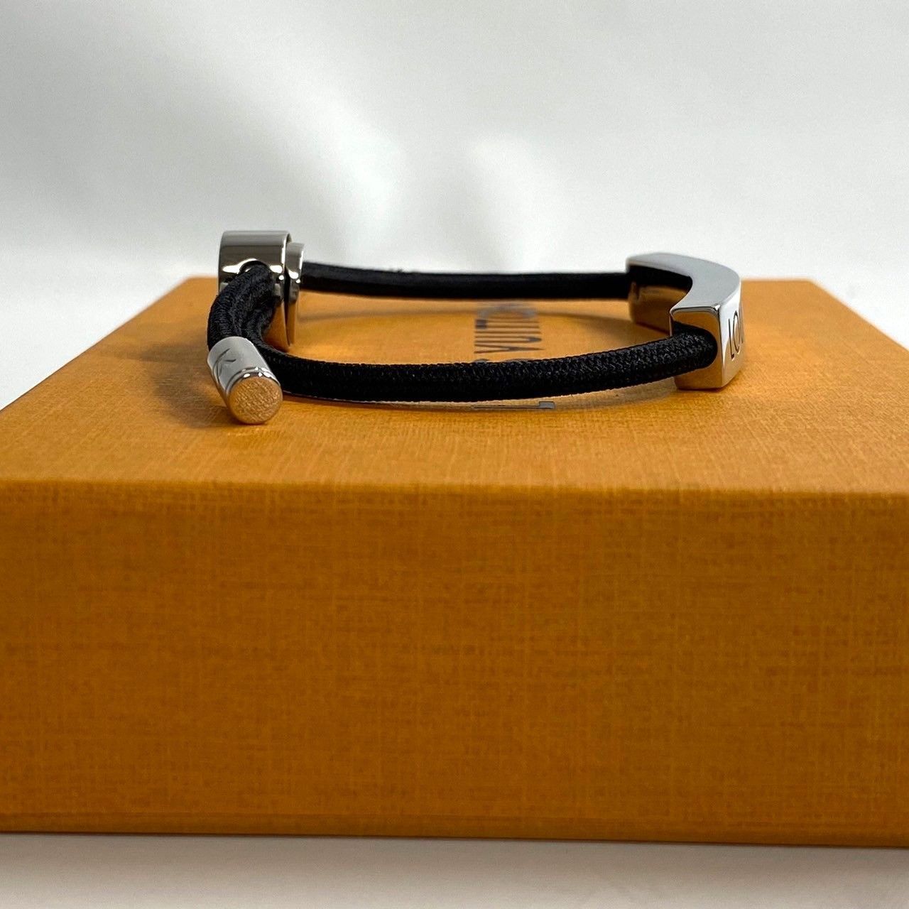 LOUIS VUITTON ブレスレット・LV スペースM00273 袋・箱付き 1848