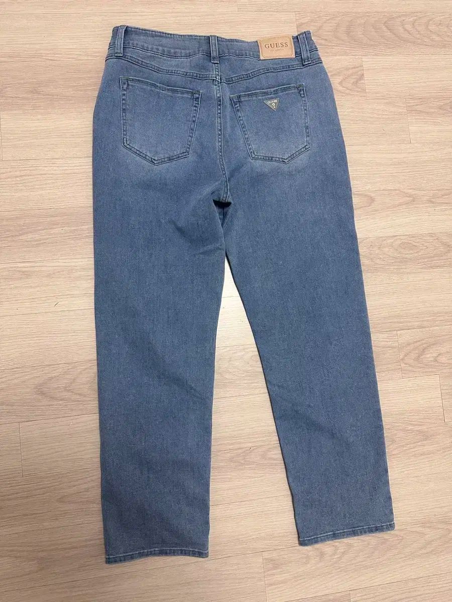 GUESS ゲス