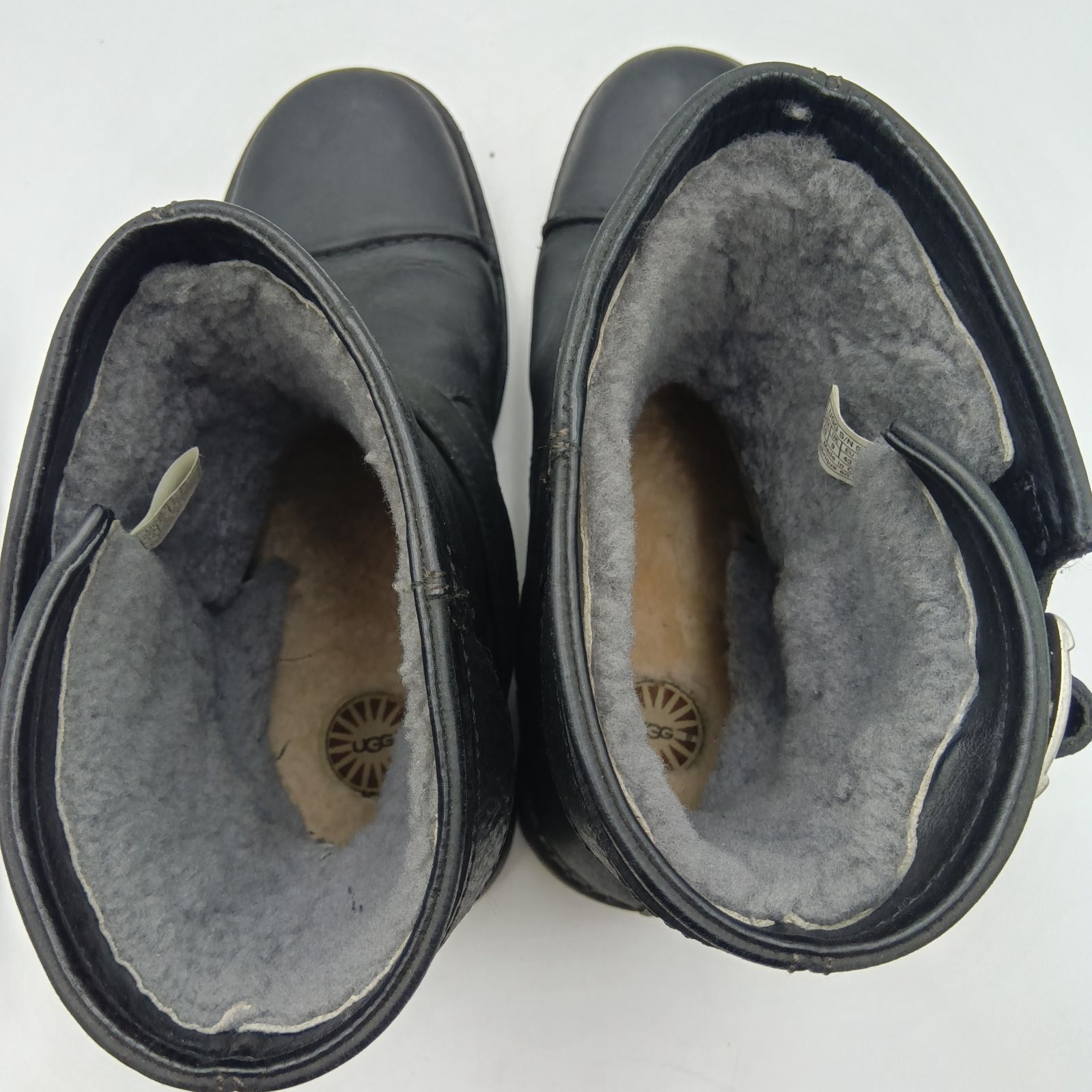 UGG