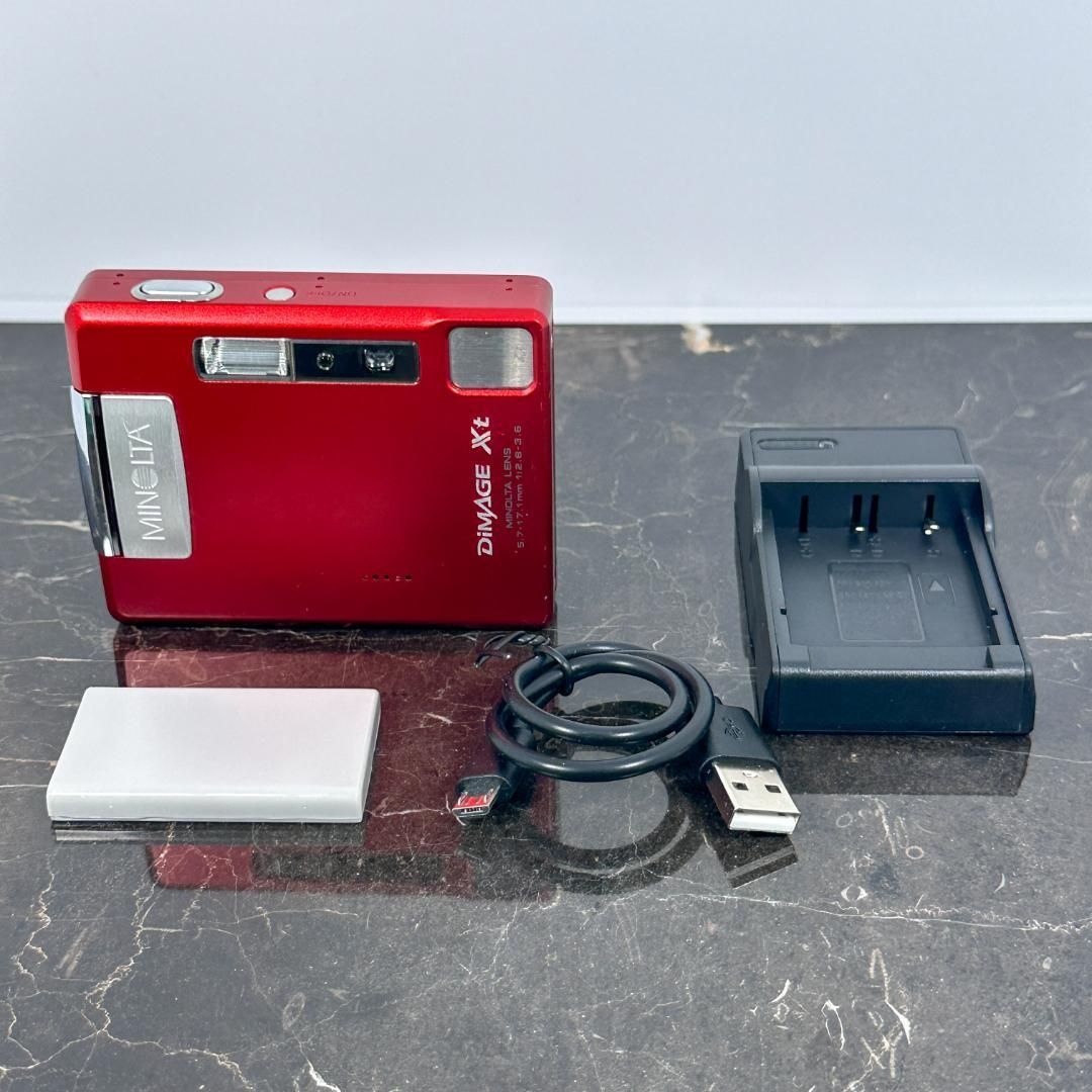 MINOLTA DiMAGE Xt レッド