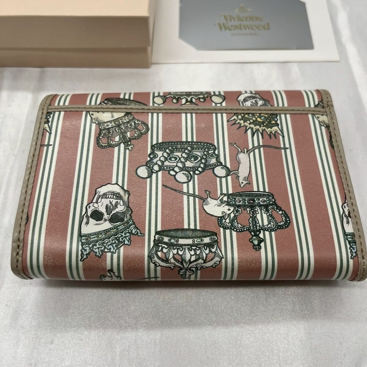 廃盤レア ヴィヴィアンウエストウッド スカルデザイン レザー三つ折り財布 革 美品】Vivienne Westwood ヴィヴィアンウエストウッド 三つ折り