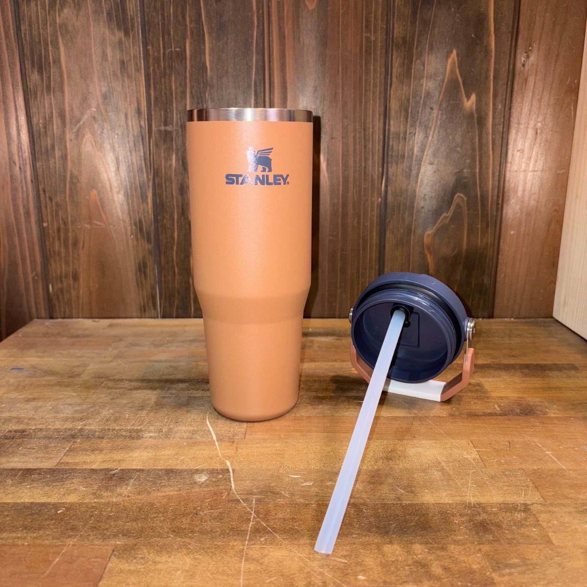 STANLEY アイスフローフリップストロー真空タンブラー 0.88L トースト 