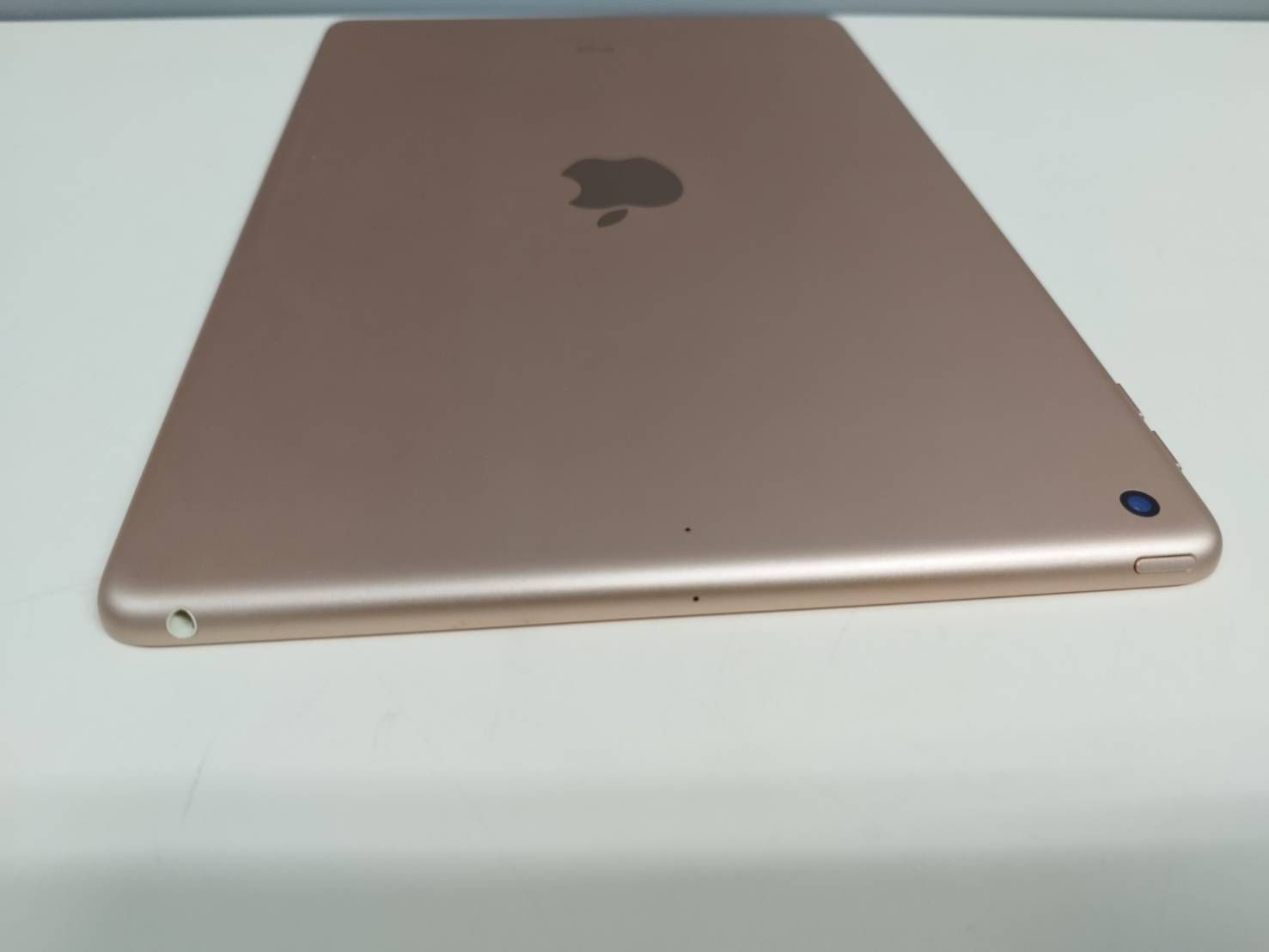 Wi-Fiモデル】iPad 第7世代/32GB/A2197〈MW762J/A〉 【公式通販】