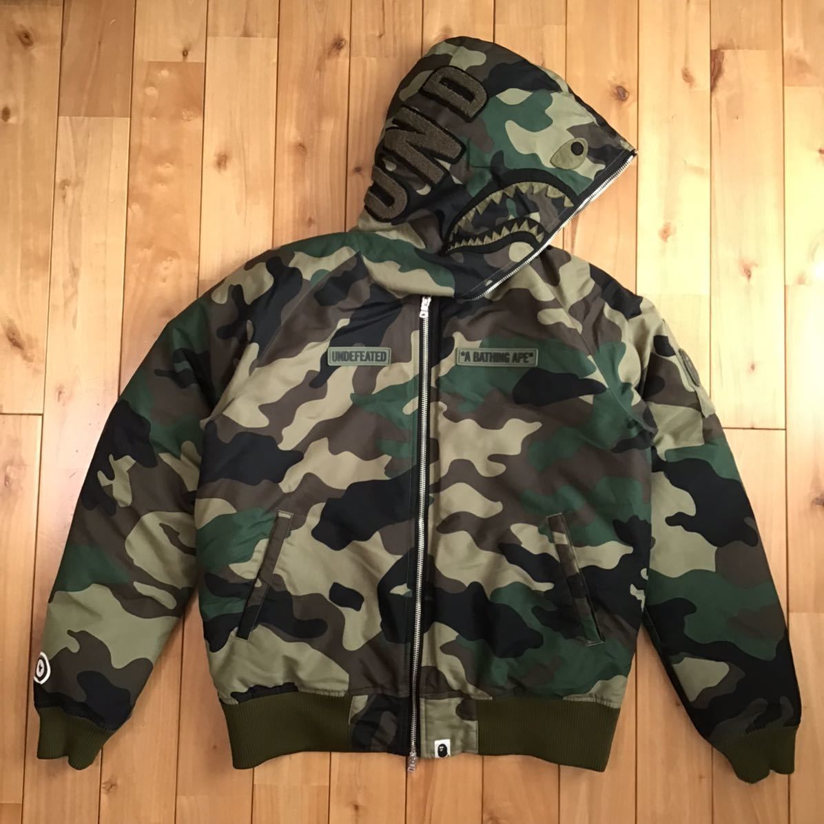 A Bathing Ape × Undefeated シャークパーカー