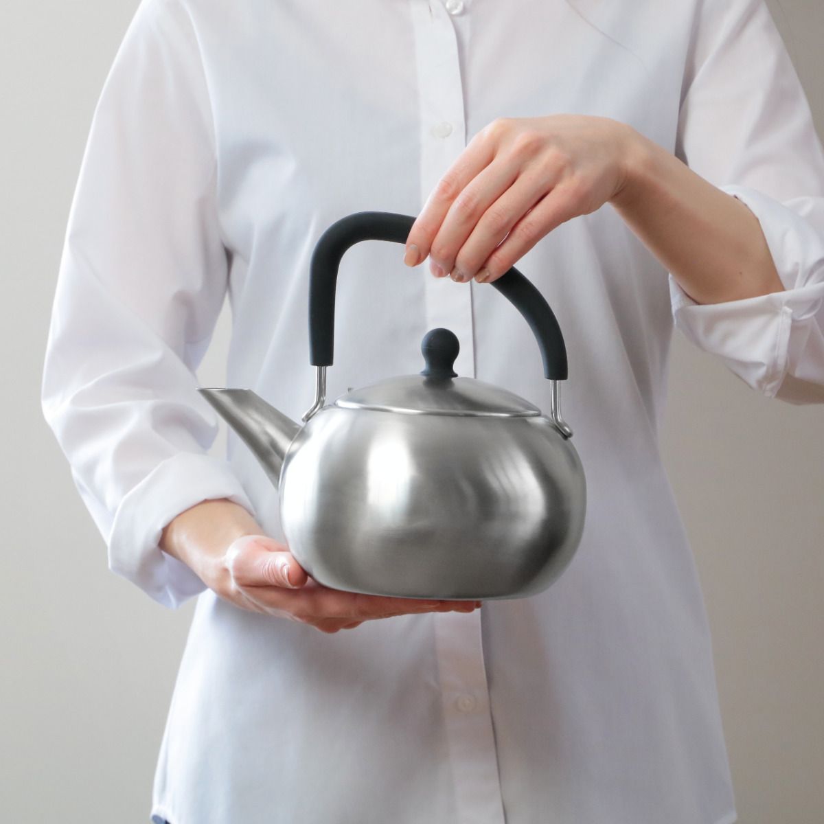 工房アイザワストレートケトル2.0L 工房アイザワ ブラックピーマン