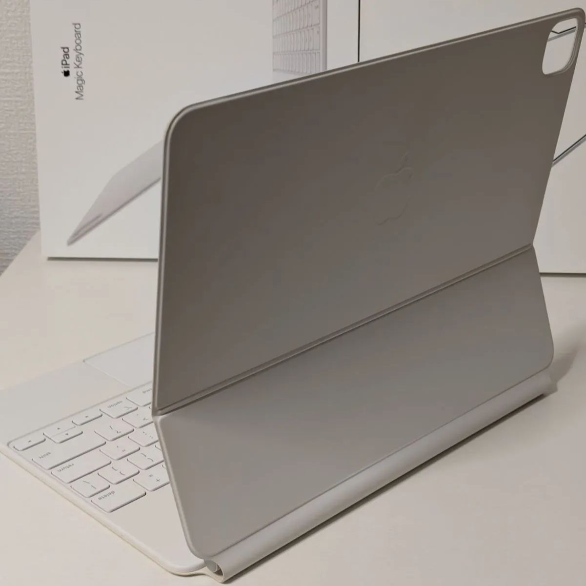 未使用⭐︎ iPad Pro Magic Keyboard A2480【上箱なし】 未使用⭐︎ iPad Pro Magic Keyboard A2480【上箱なし】 Apple