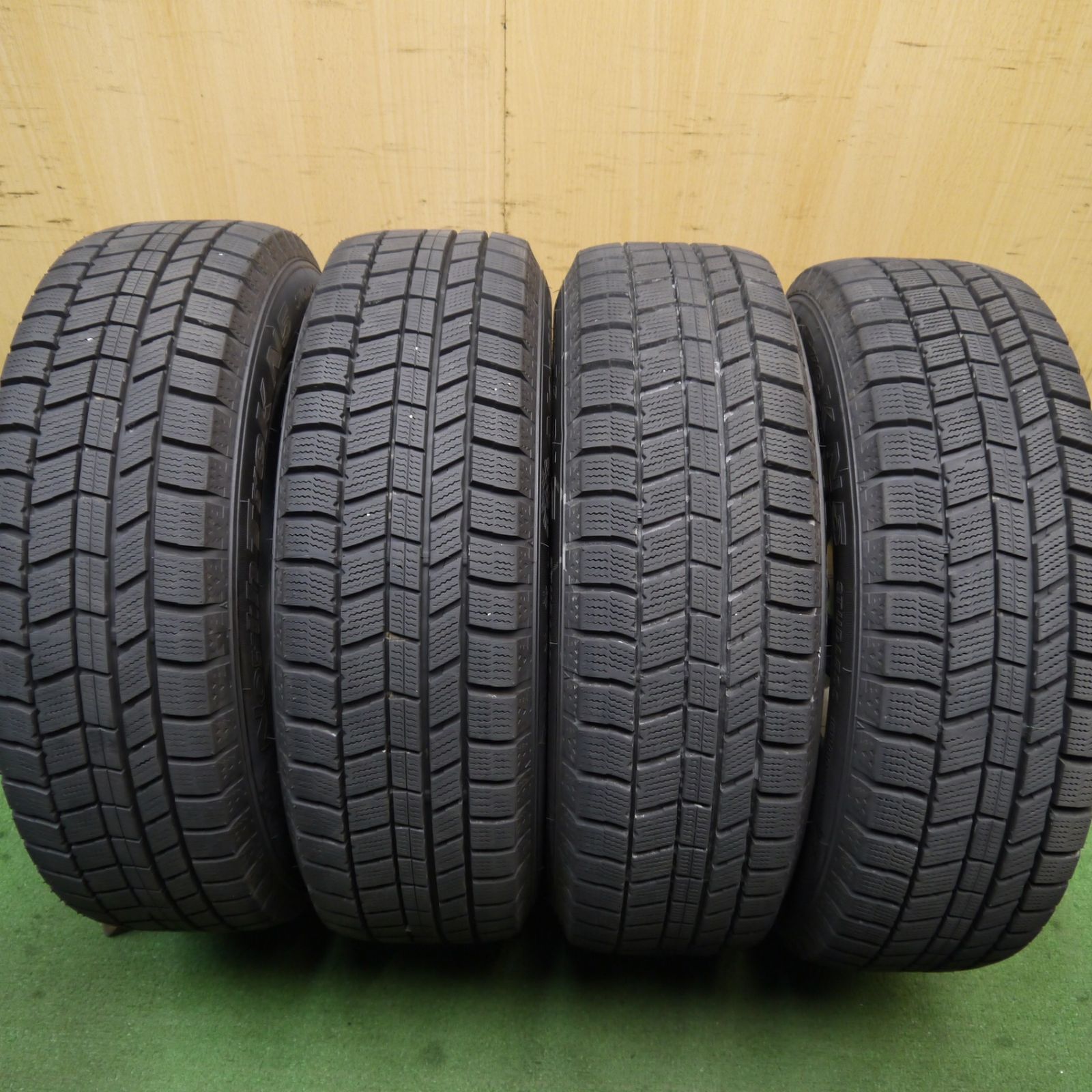 バリ溝！23年！キレイ！ほぼ10分☆スタッドレス 185/70R14 