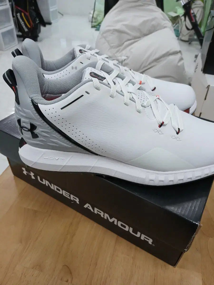 UNDER ARMOUR ゴルフシューズ ホワイト UAホバー