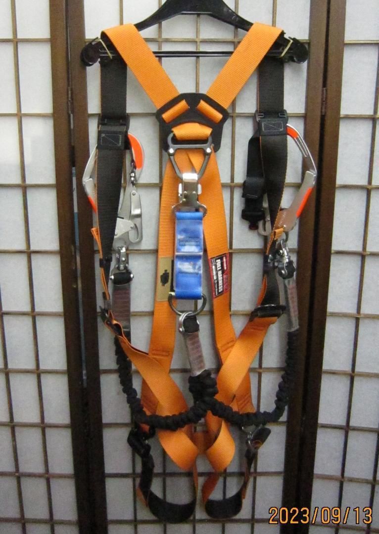 R516 FUJII DENKO ツヨロンフルハーネス 安全帯付きMサイズ