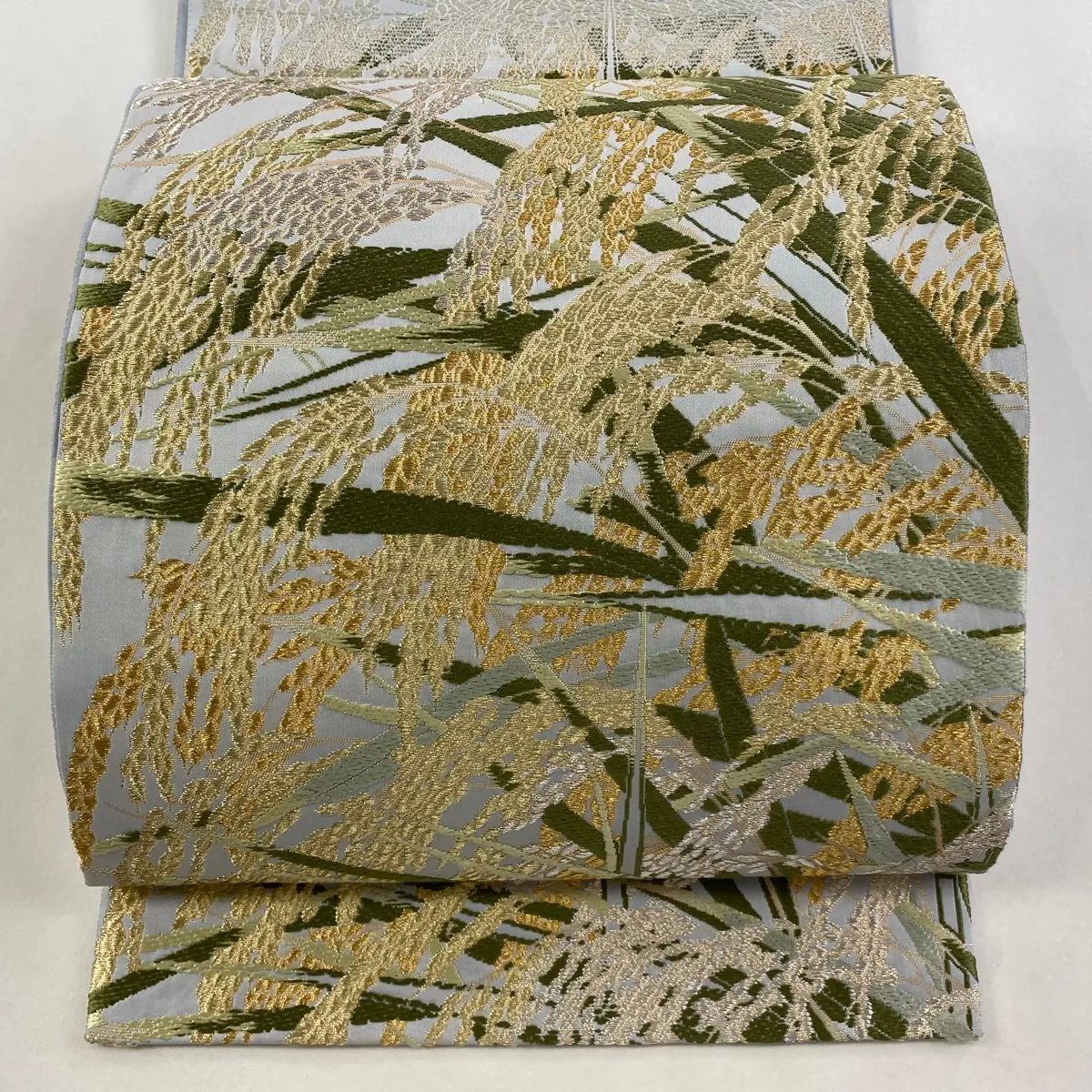 着物ふぁんた○【山口弘躬】未使用品　皇室御用　落款　唐織　山口美術織物　丸に桜　松皮菱　小桜錦文　美品　極上の逸品　袋帯 m4434 正絹袋帯 山口弘躬〔菱取御印文〕奏美匠 皇室御用 伊勢神宮