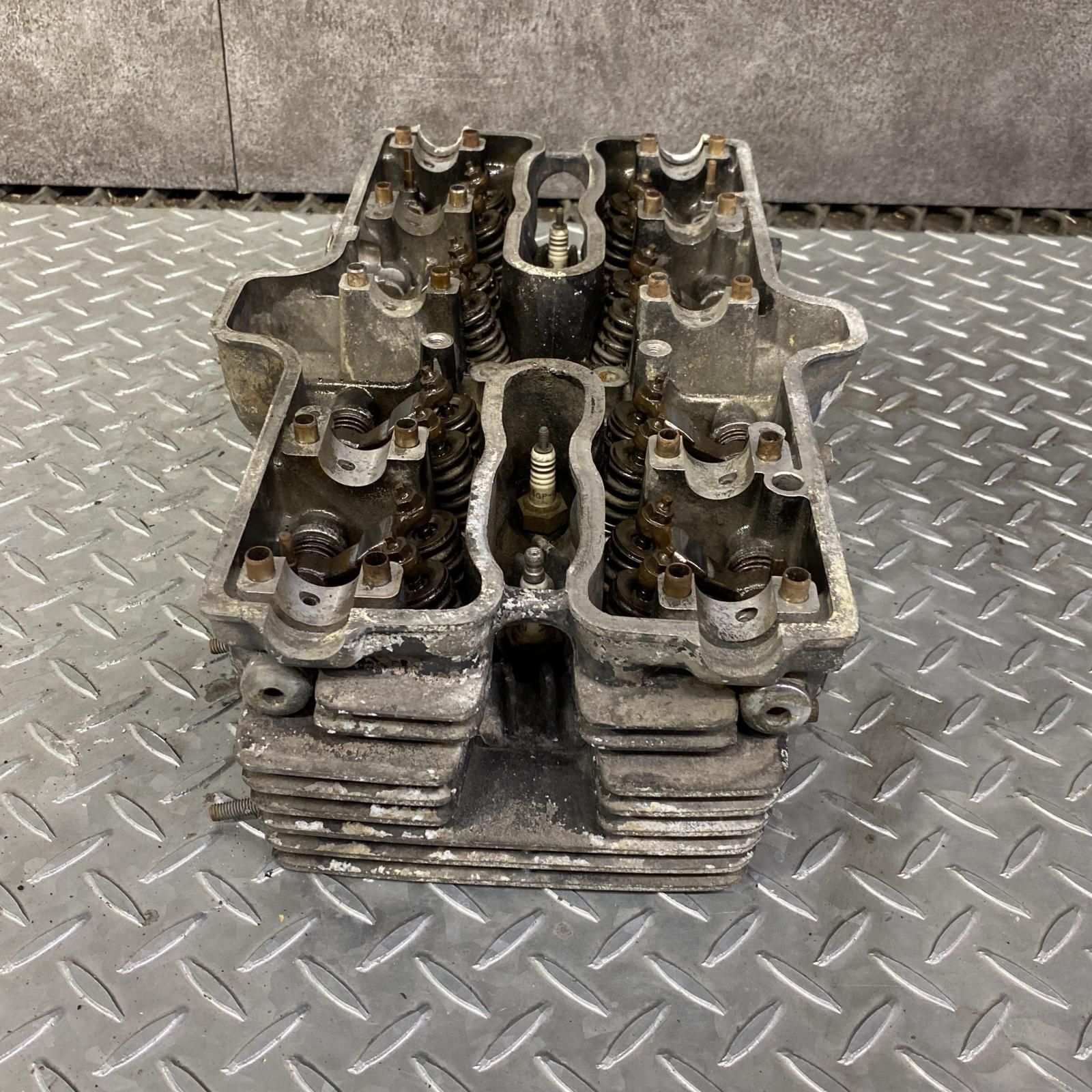 HONDA CBX400F シリンダーヘッド ホンダ CBX400F HONDA シリンダー