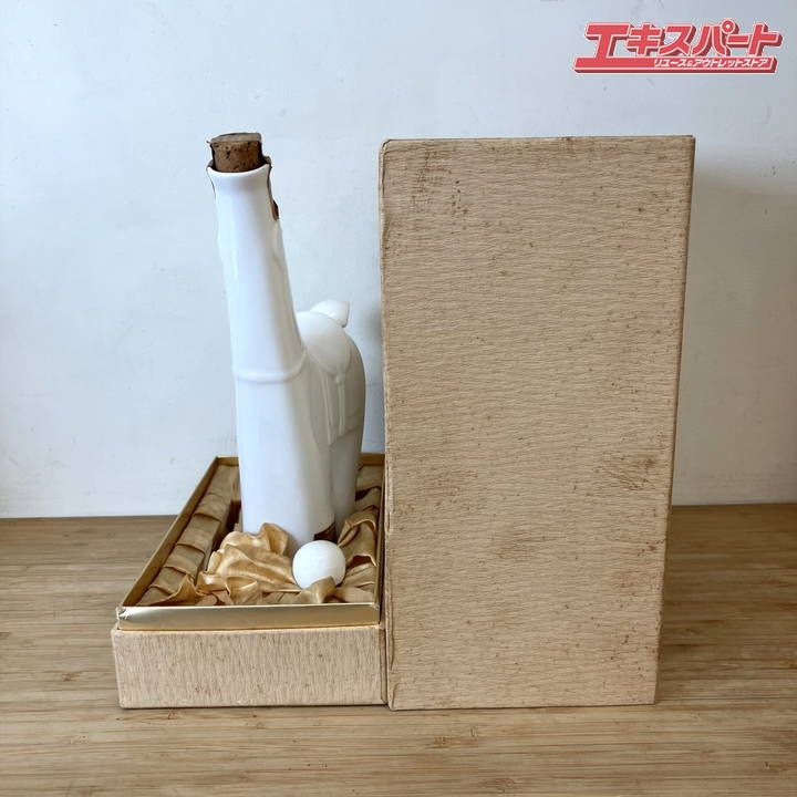 三楽オーシャン 三枝惣太郎作 89年 干支ボトル 巳年 巳歳　メルシャン 未開栓品】 500ml ウイスキー 三楽オーシャン '89 巳の干支