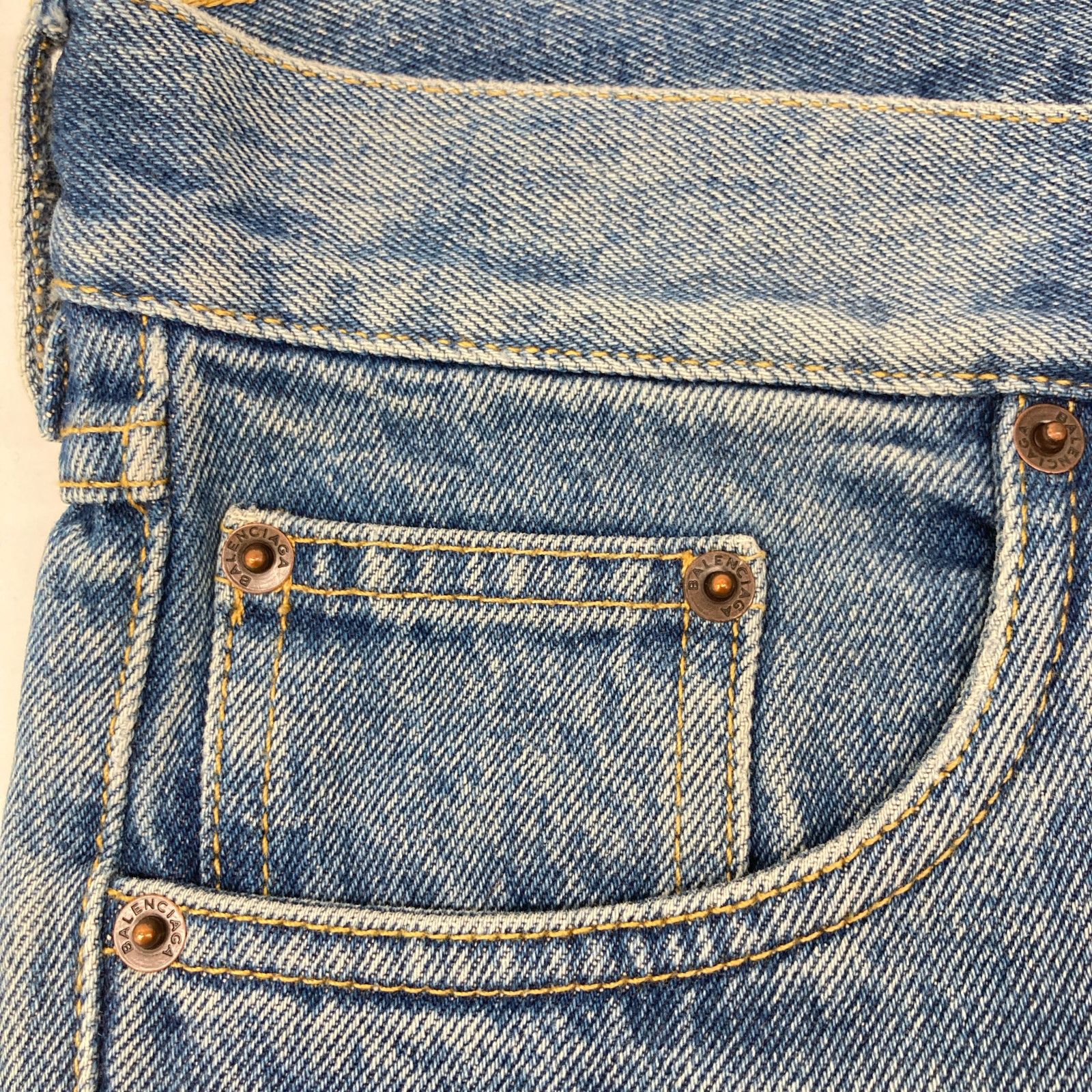 デニムパンツ