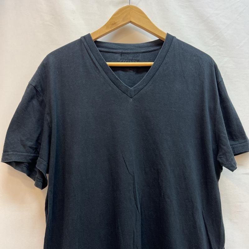 美品PRADA ブラック Vネック Tシャツ 半袖 M PRADAのフリマアイテム一覧