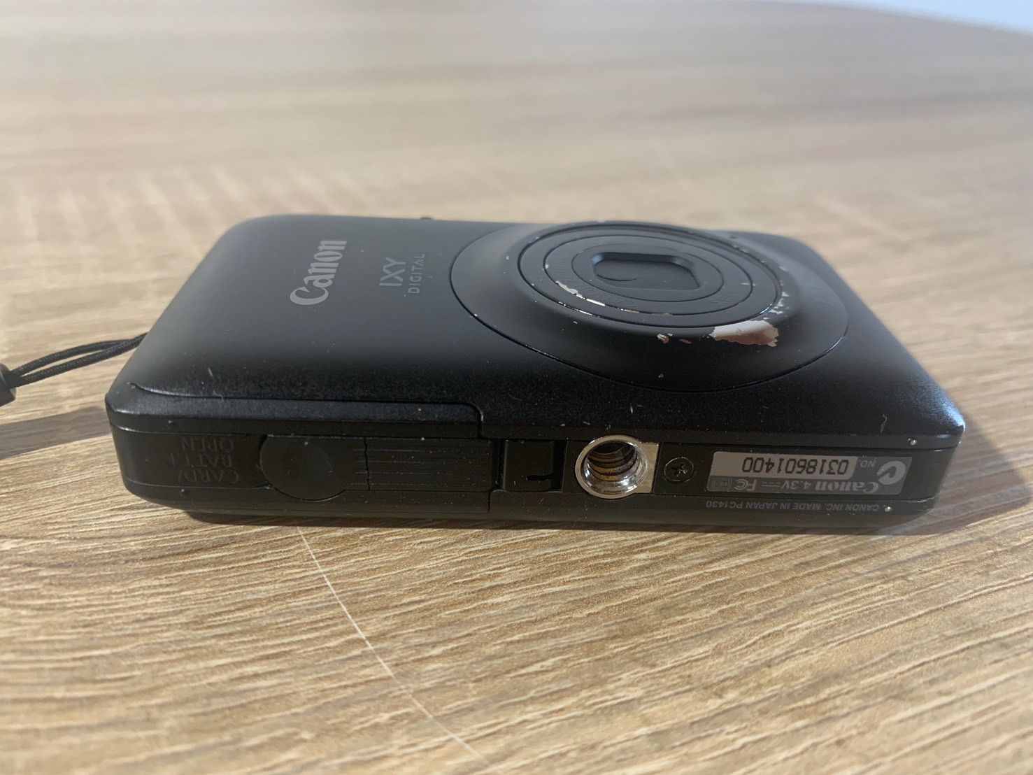 ブラック デジカメ