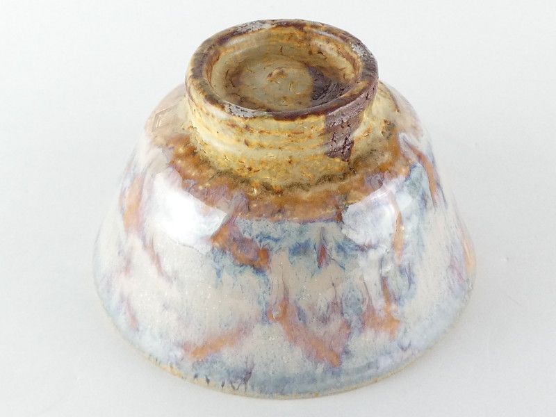 谷川省三作茶碗 谷川省三 作②「白斑釉 茶碗」共箱 高さ 約8cm 幅 約13.5cm 抹茶