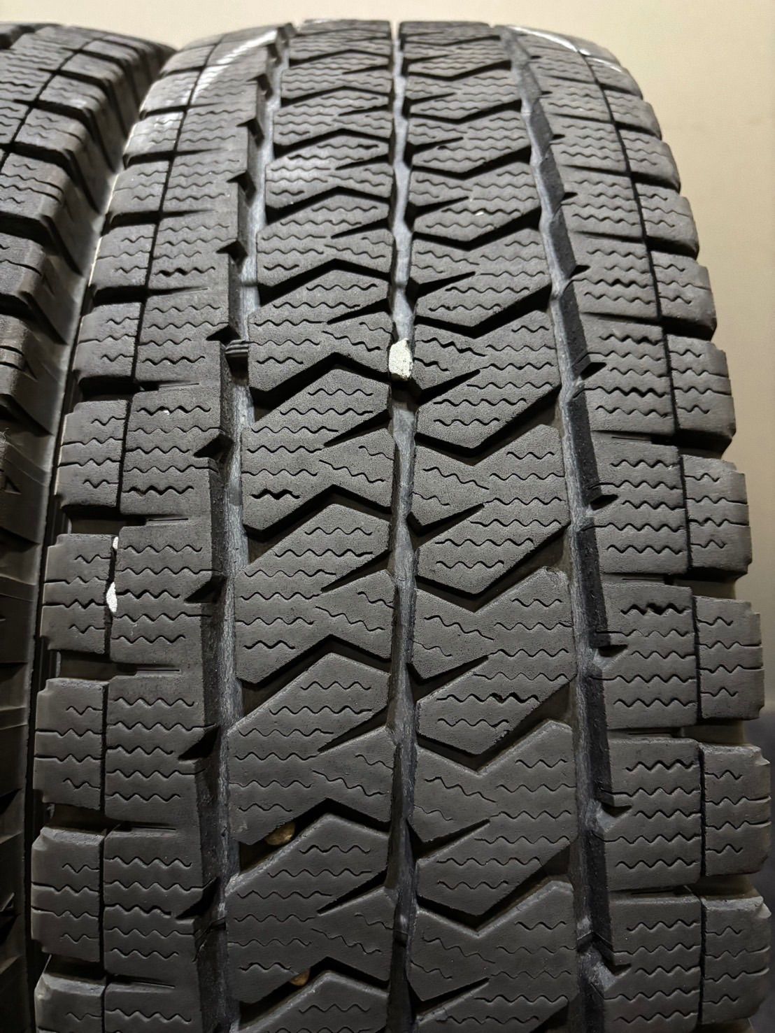 ☆195/80R15 107/105N LT BRIDGESTONE/VL10 22年製 スタッドレス 4本 