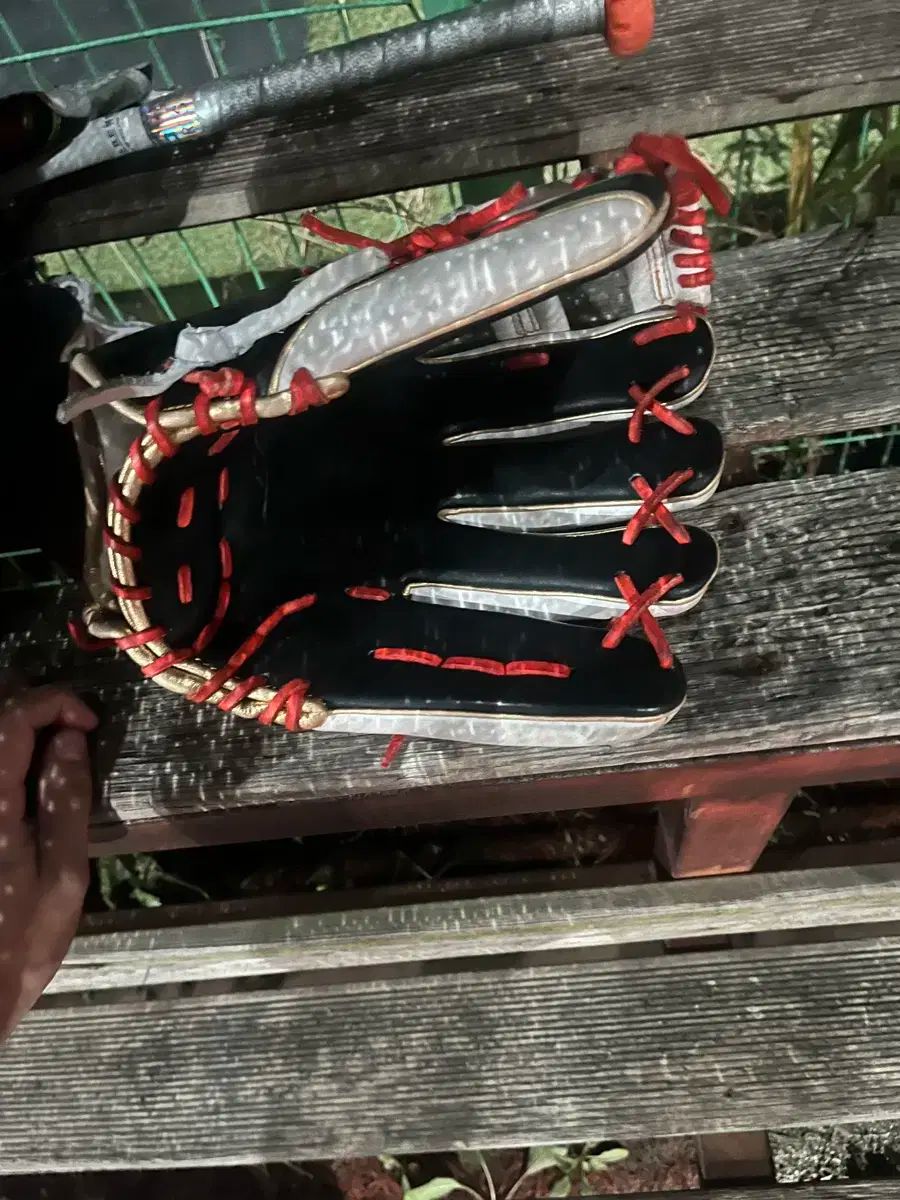 ちょうど グローブ ノシファン配色