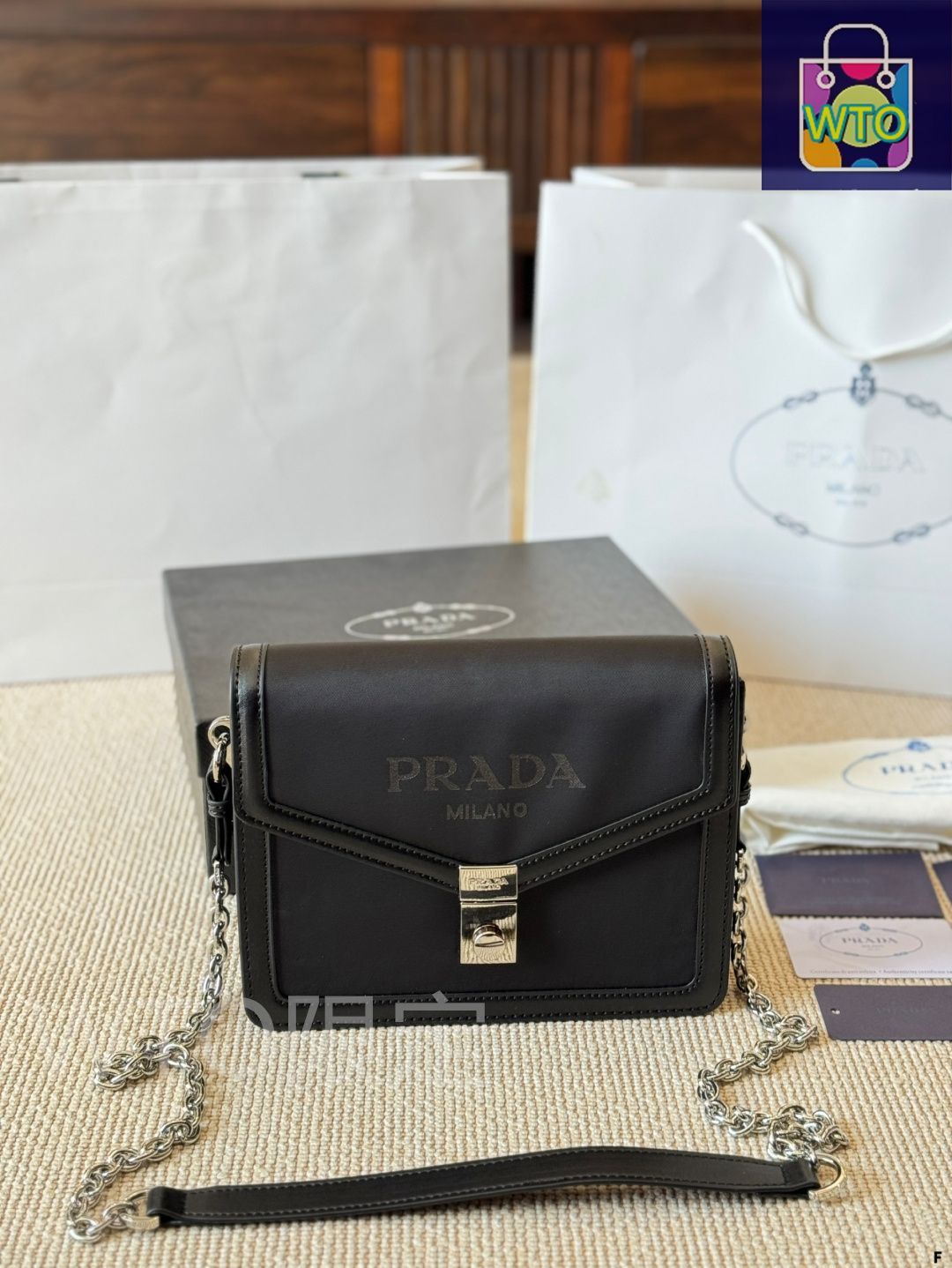 Vintage Prada ショルダーバッグ PRADA プラダ ショルダーバッグ ブラック トライアングルロゴ