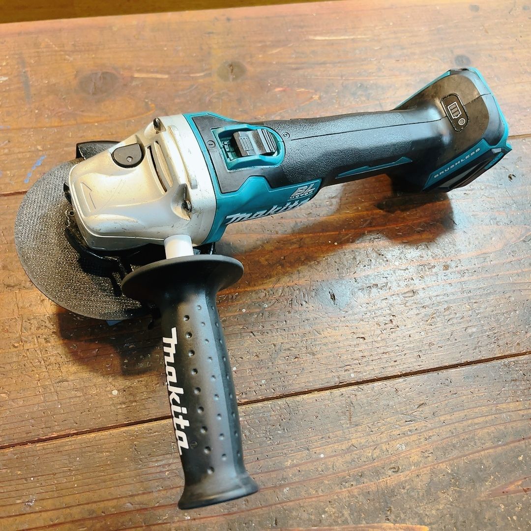 中古良品♪美品 makita マキタ 18V 125mm 充電式ディスクグラインダー GA504DN 本体のみ 動作良好！ - メルカリ