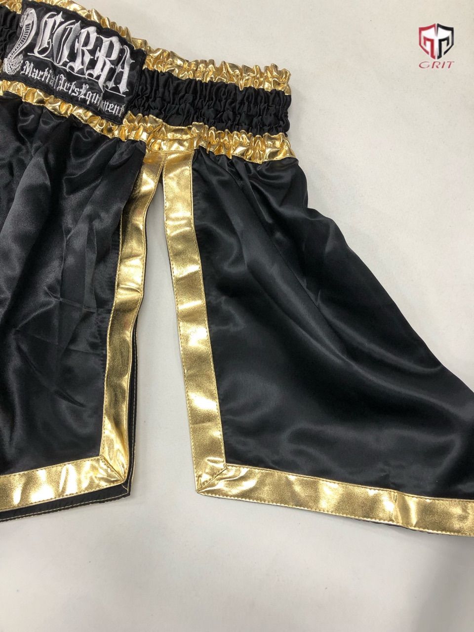 GRIT コブラ　キックショーツ 西洋の騎士を彷彿させるグラディエーター型！ GRIT コブラキックショーツ 西洋の騎士を彷彿させる