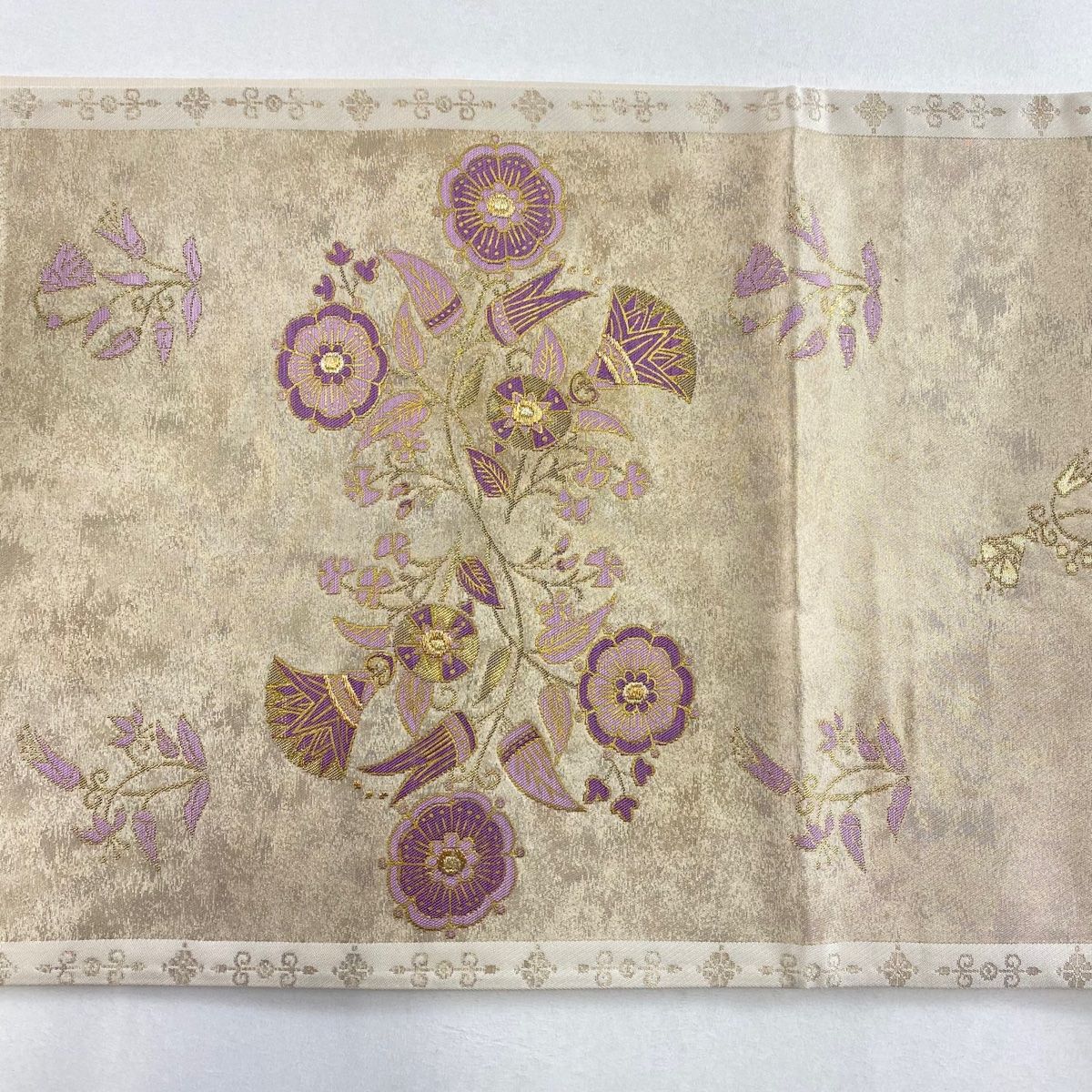袋帯 名品 帝王紫 落款 花器 草花 箔 金糸 金色 お太鼓柄 正絹