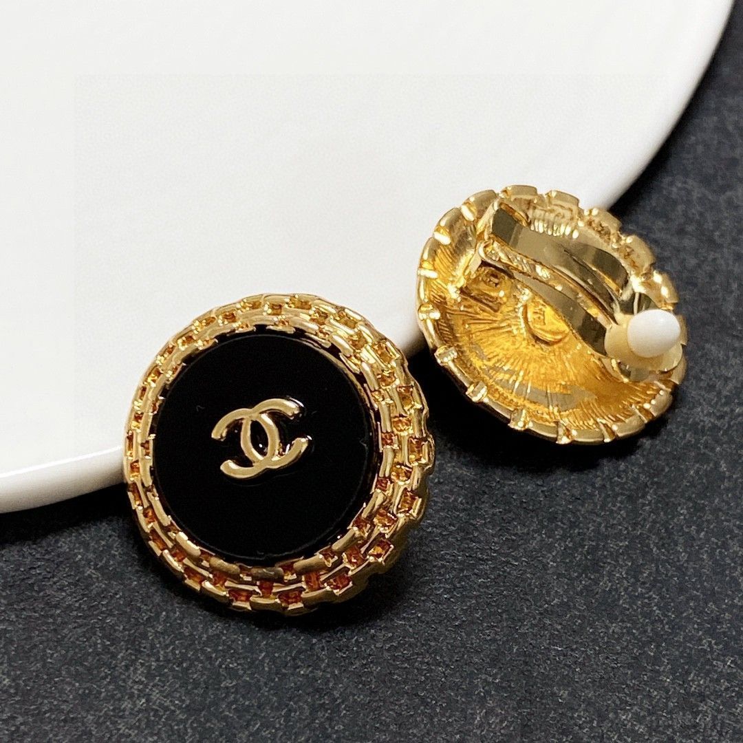 今日特価】CHANEL ノンピアス イヤクリップ（ダブル C ロゴ