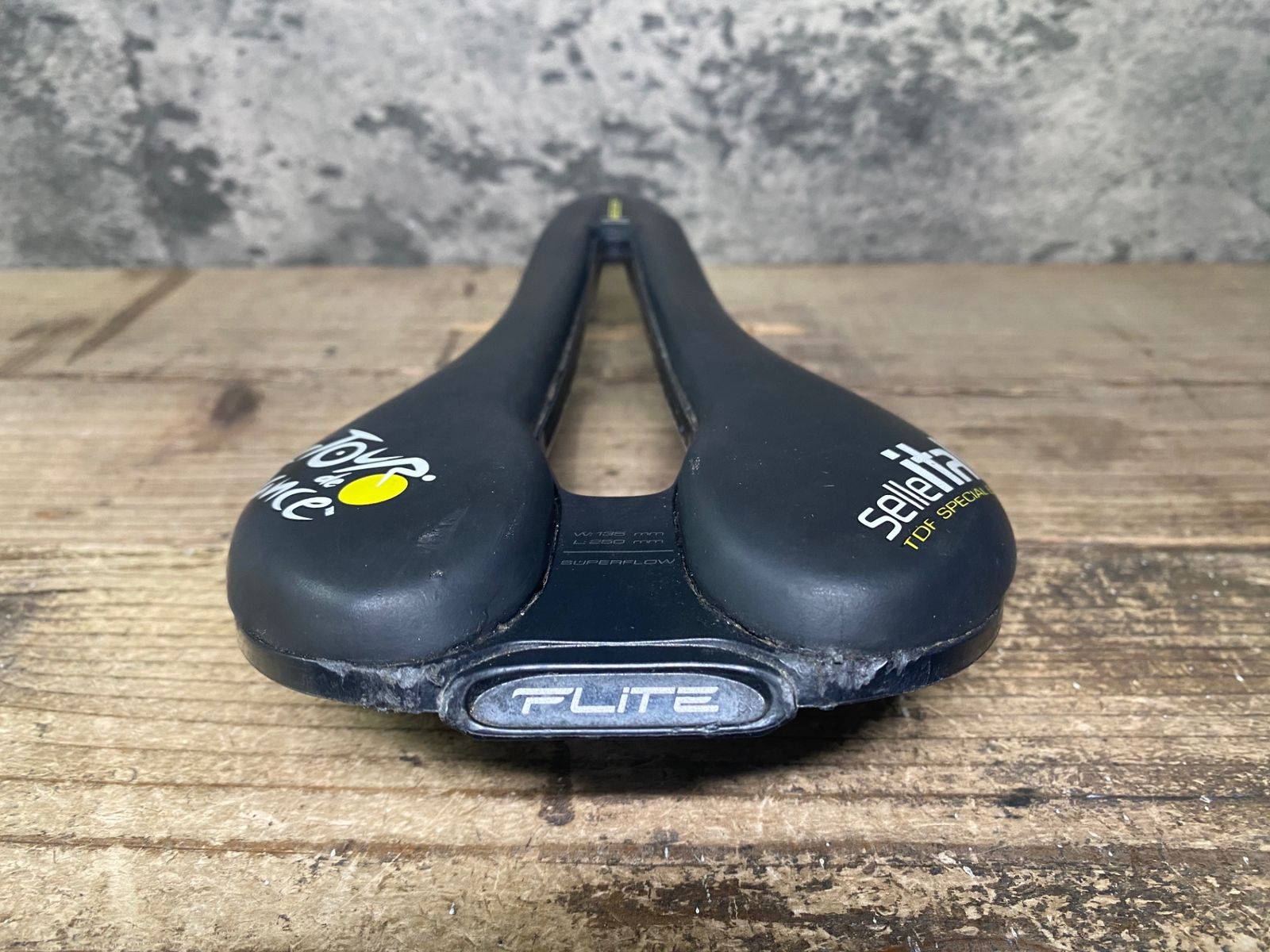 IZ884 セライタリア SELLE ITALIA FLITE BOOST TM SUPERFLOW