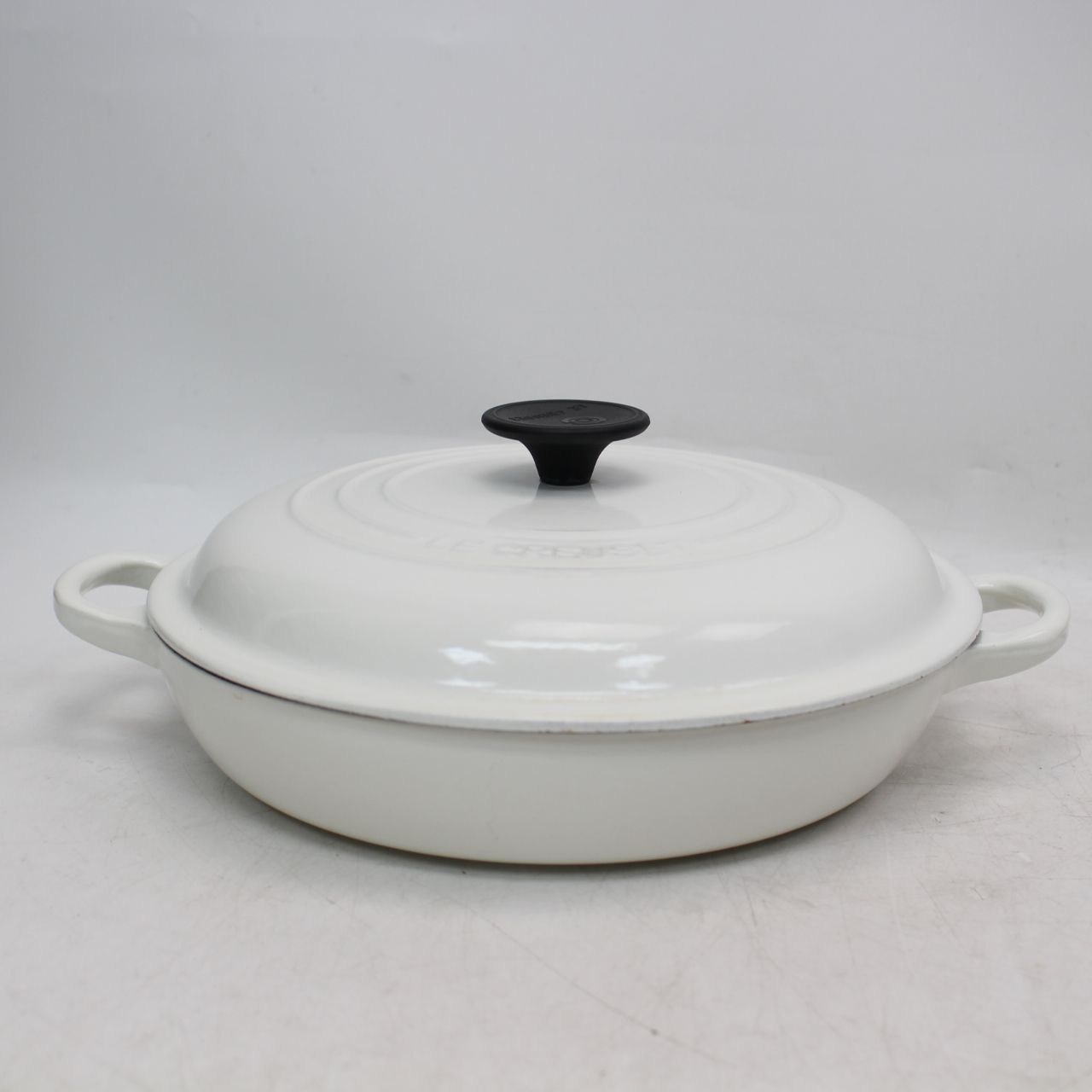 LE CREUSET ホワイト 両手鍋 727)LE CREUSET キャセロール 26㎝ ル・クルーゼ ホワイト 両手