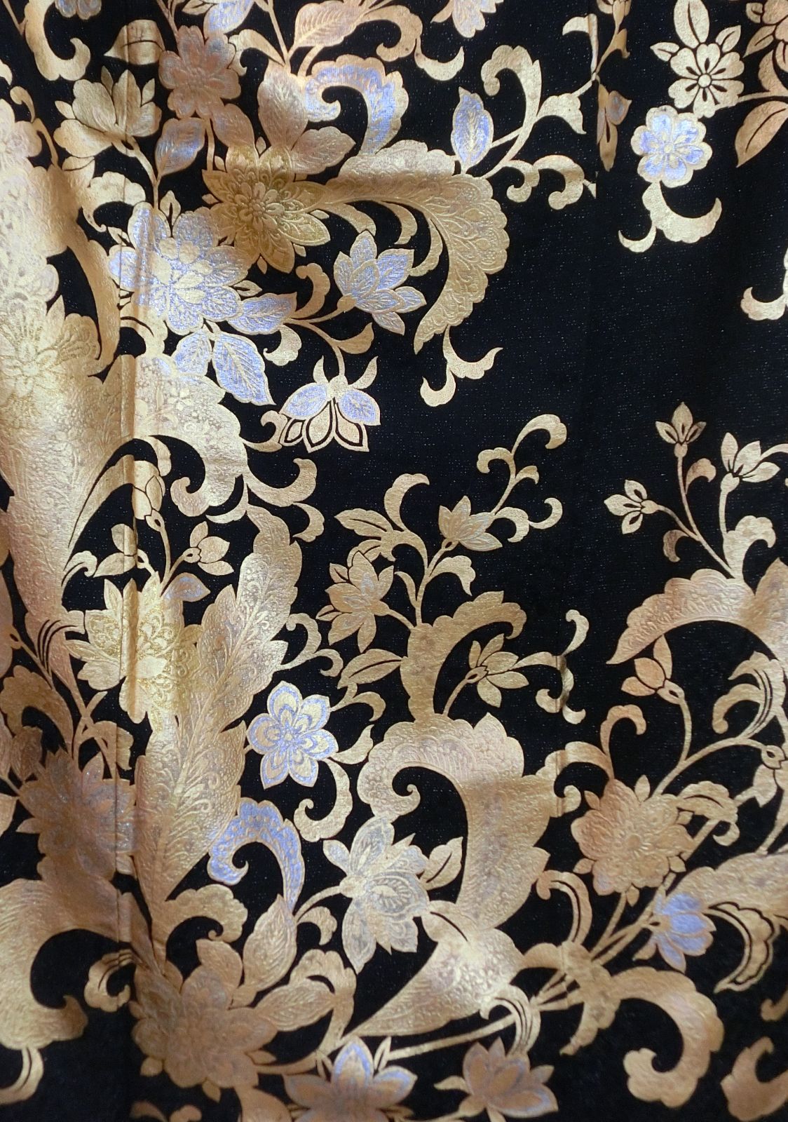 [喜織屋] ＊新品＊【豪華振袖】黒地 金彩 花柄文様 成人式 N2508150 喜織屋] ＊新品＊＊振袖＊【豪華振袖】黒地 金彩 花柄文様