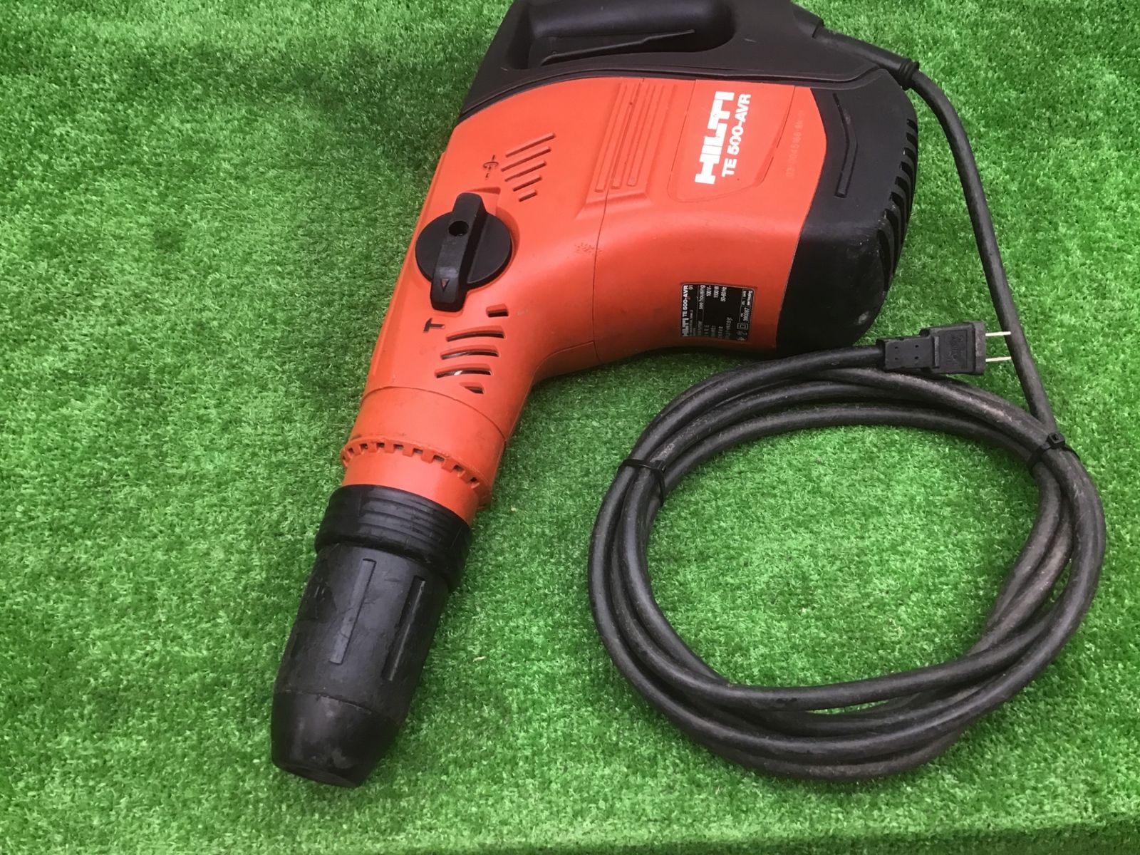 HILTI コード式ハツリ機