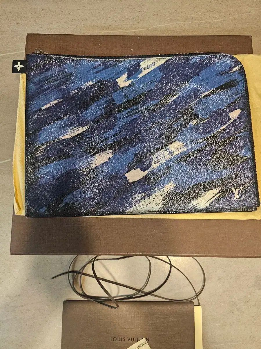 ルイヴィトン ポシェット ジュール GM クラッチバッグ モデル