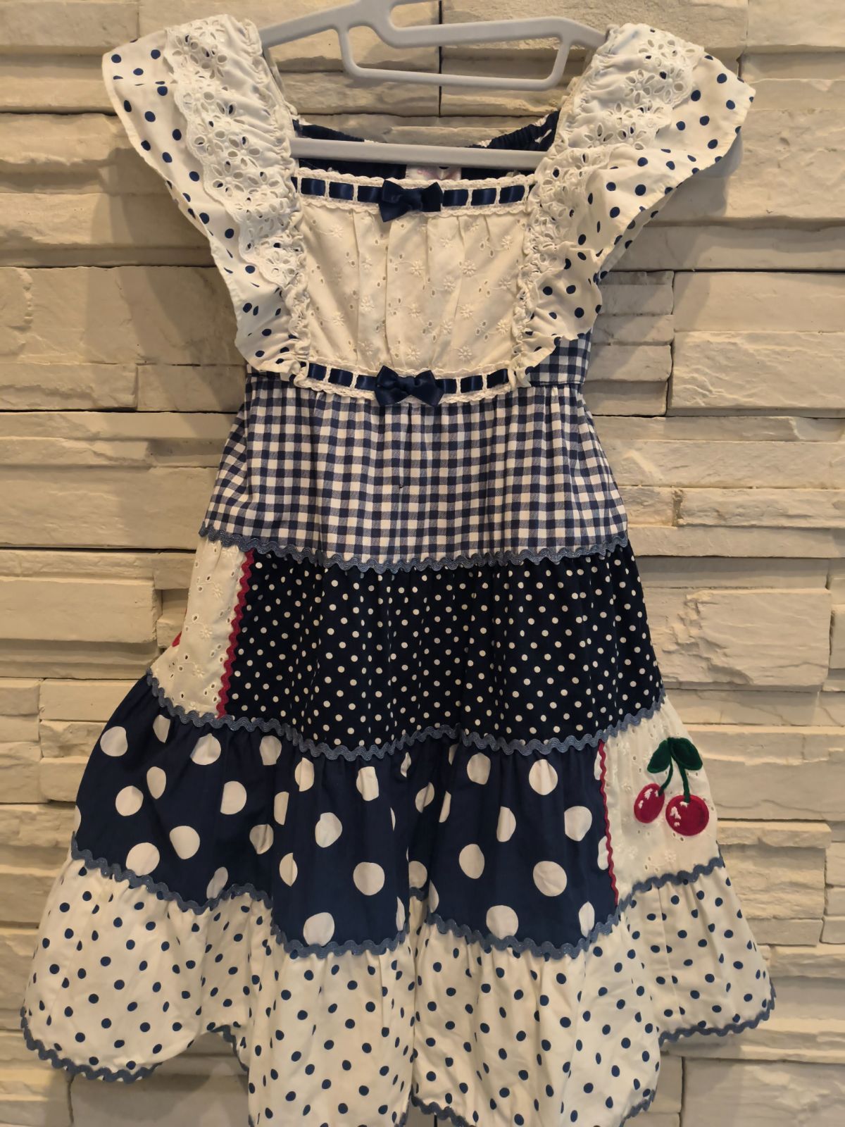 シャーリーをフリルさくらんぼワンピース