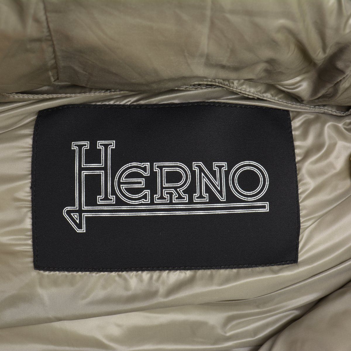 【HERNO】23AW PI001729D PIUMINO フード付き エコファー ロングダウンベスト