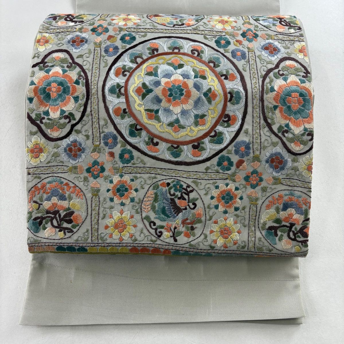 袋帯 名品 華文 花鳥 刺繍 灰色 お太鼓柄 正絹