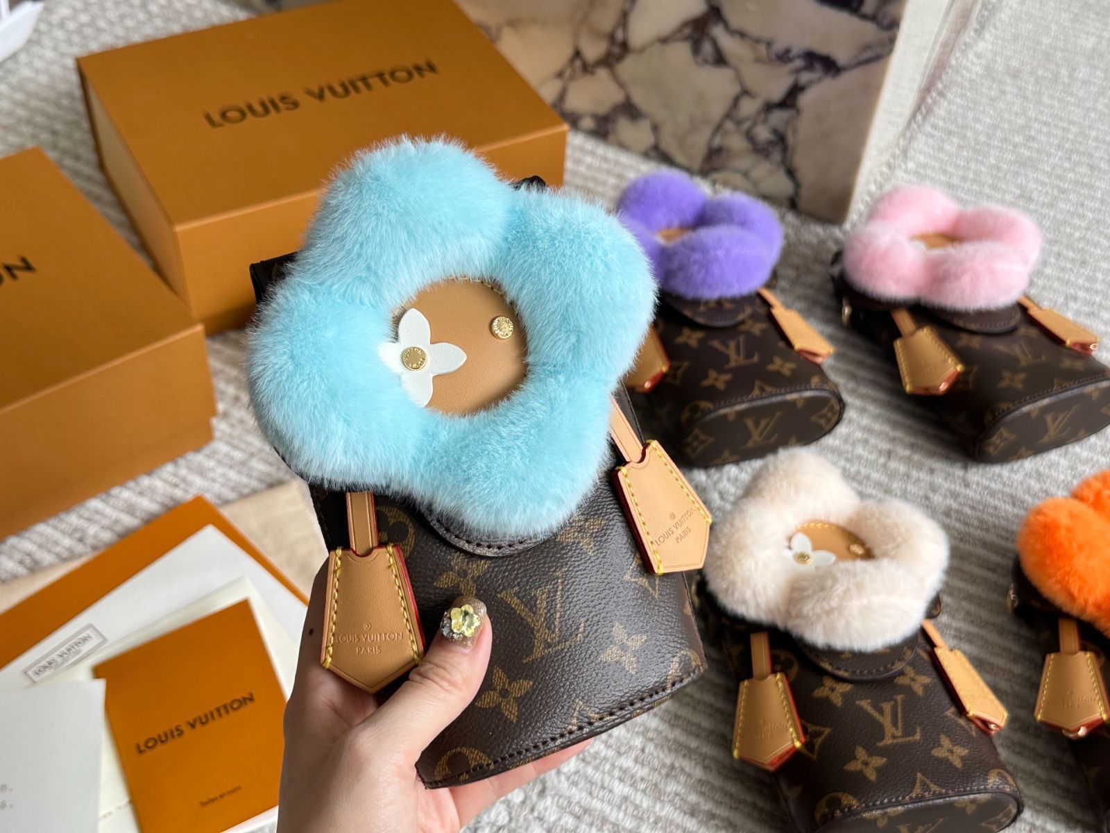 スマホバッグ ベルベット