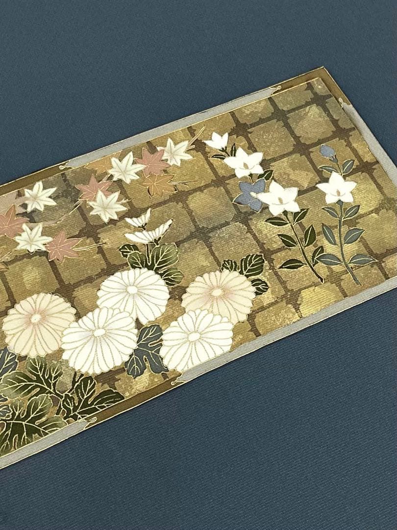 付け下げ 金彩 型染め 鉄御納戸色 正絹 反物 - メルカリ