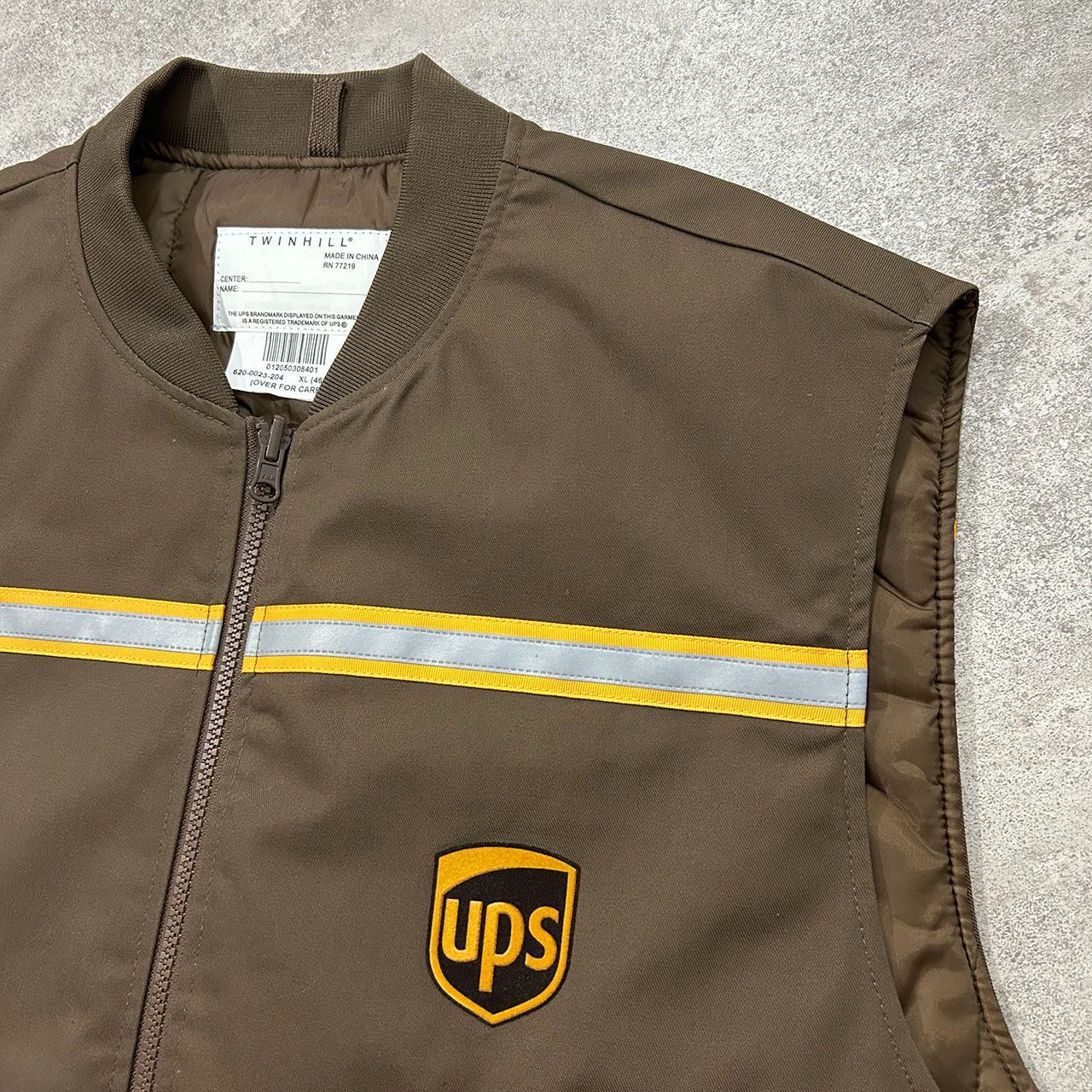 UPS 企業 ベスト リフレクター テープ サイズ XL アメリカ古着 - メルカリ