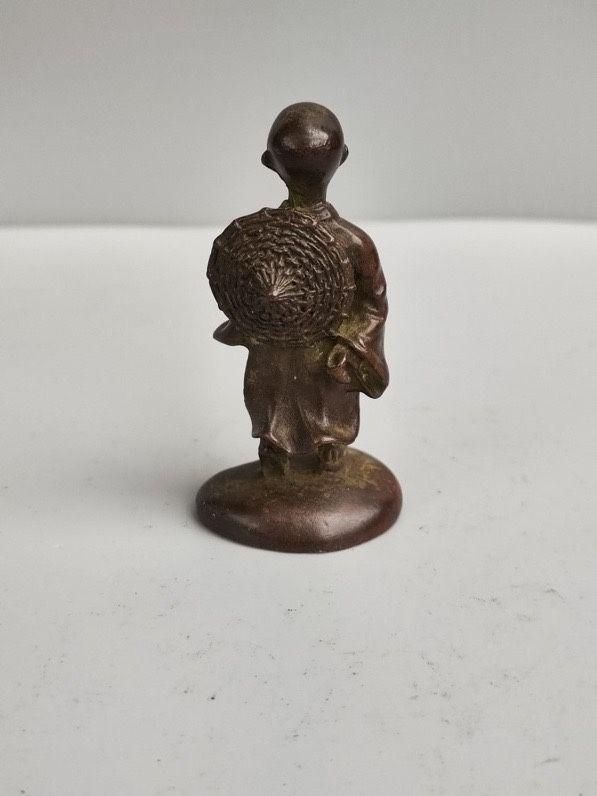 仏教美術　古銅　和尚像　僧侶像　人物像　置物　仏像　M　R8410 仏教美術 仏像 小仏像 行者和尚 小坊主 置物 銅製 銅器 - メルカリ