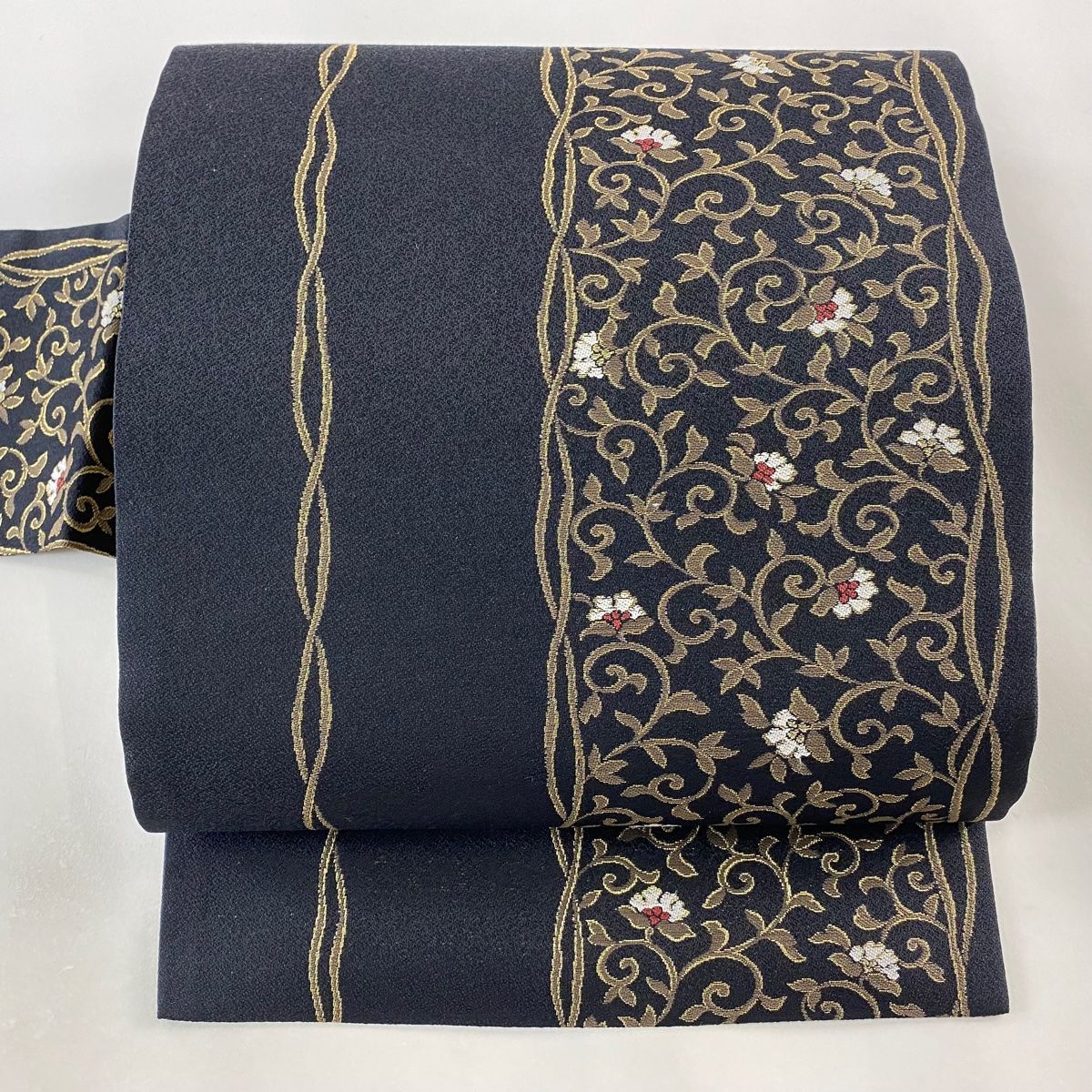 袋帯 秀品 お太鼓柄 正絹 中古 袋帯 美品 秀品 紬地 草花 霞