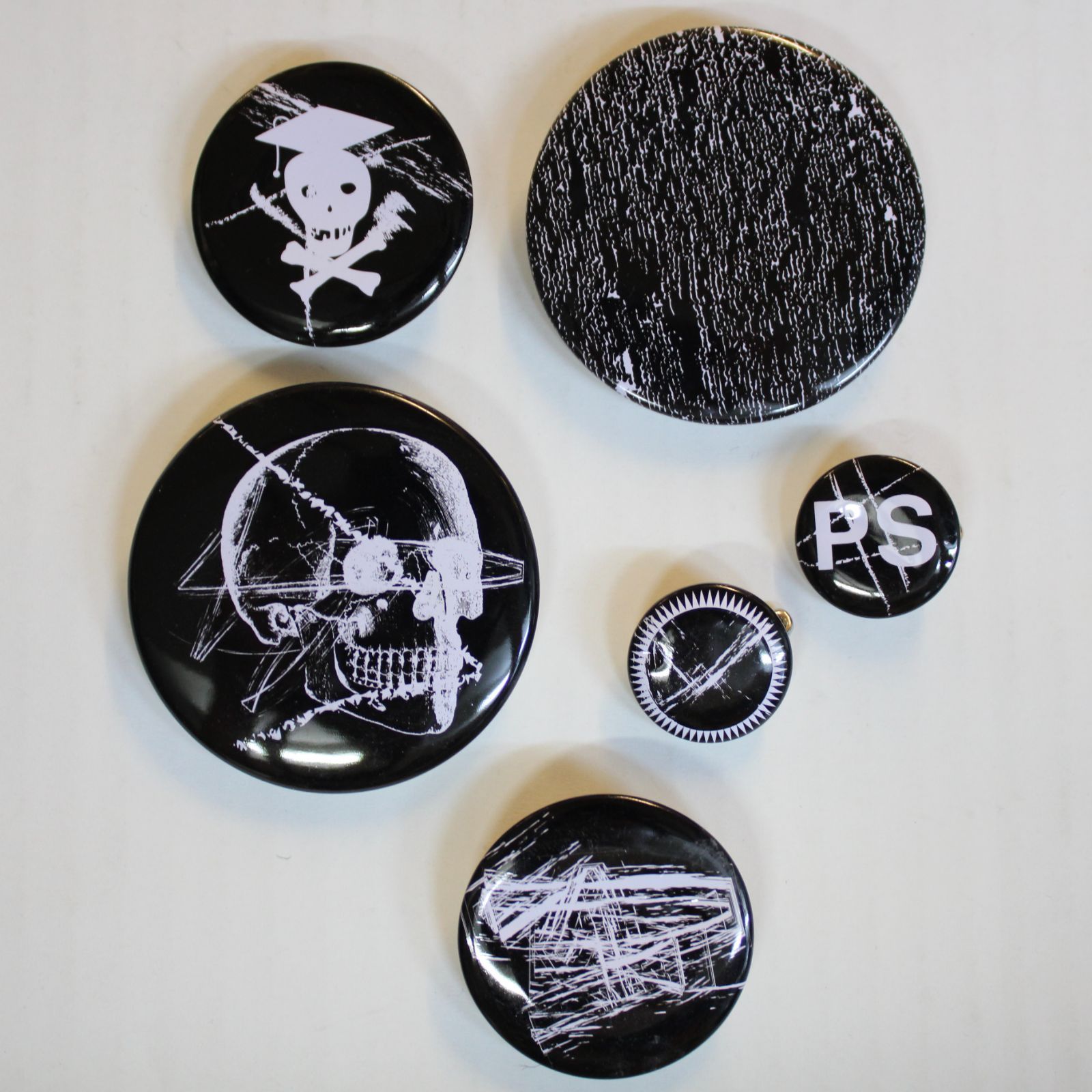 【激レア】アンダーカバー languid期　バッチセット箱付き UNDERCOVER / Badge Set / アンダーカバー 缶バッジ ピンバッジ
