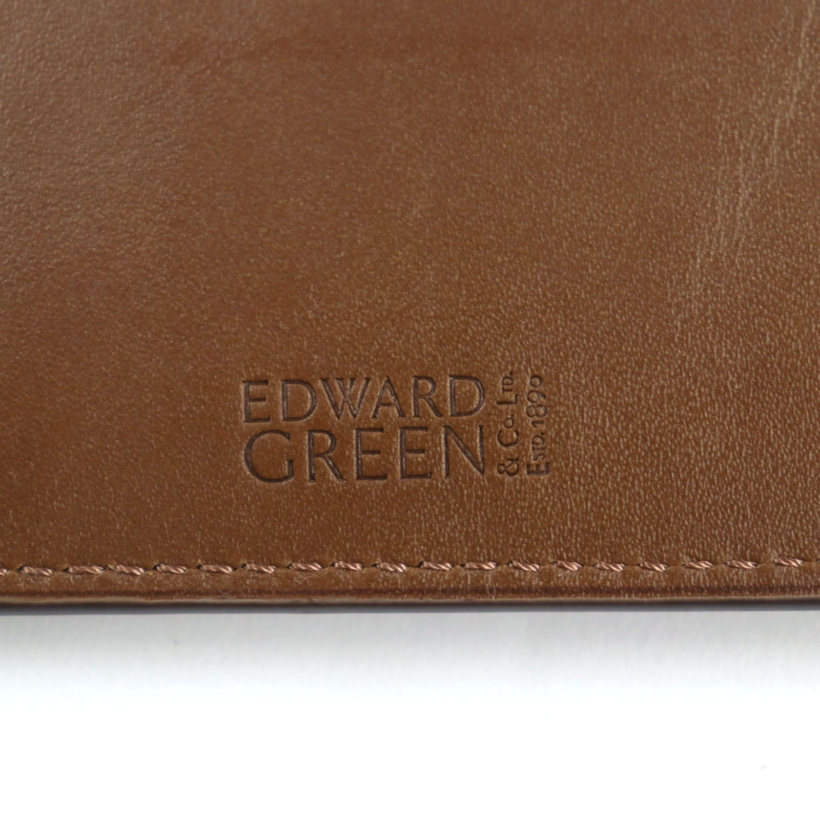 未使用品○EDWARD GREEN エドワードグリーン レザー V字カッティングモチーフ 閂留めステッチ 二つ折り 名刺入れ/カードケース ブラウン 箱付き ユニセックス 定価47,300円