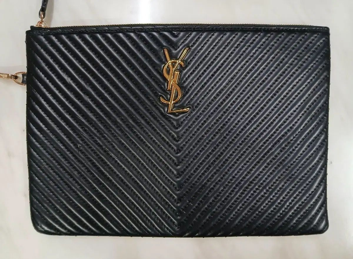 比類のない Saint Laurent サンローラン メンズ 女性 レディース ユニセックス クラッチバッグ ルイ ヴィトン PRADA プラダ Chanel シャネル グッチ