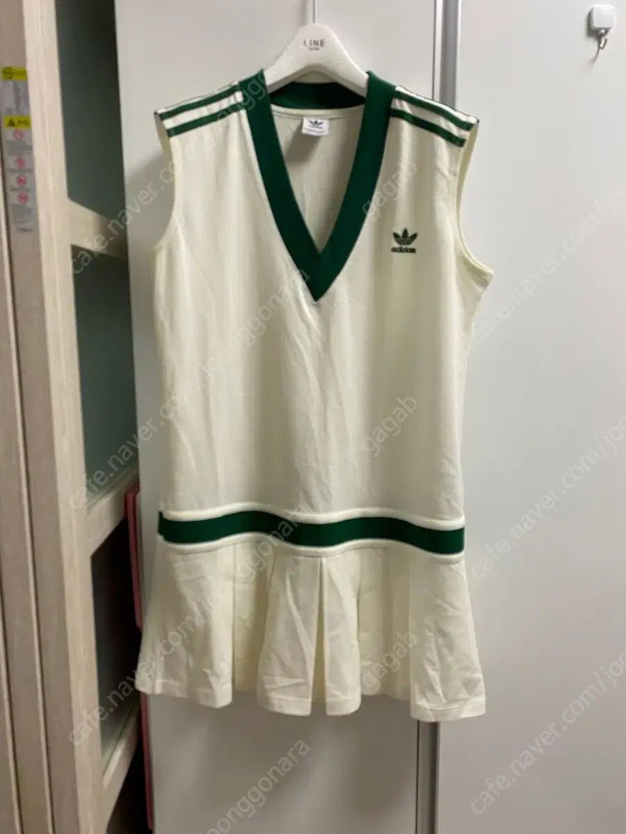 adidas アディダス