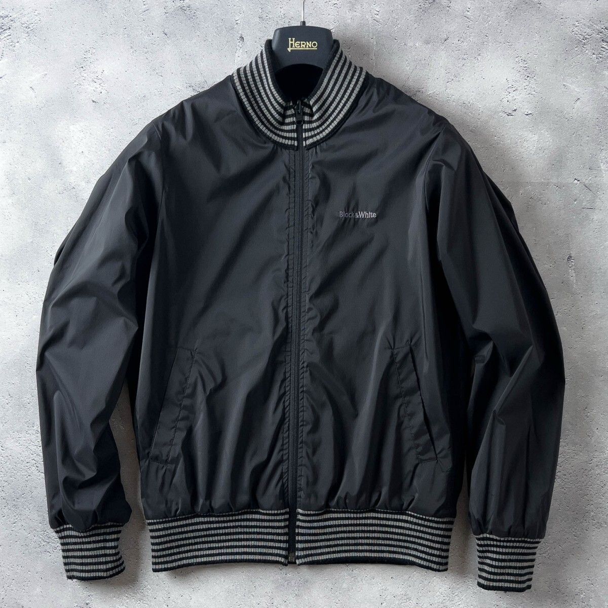 美品 BLACK&WHITE ブラックアンドホワイト / リバーシブル ナイロン