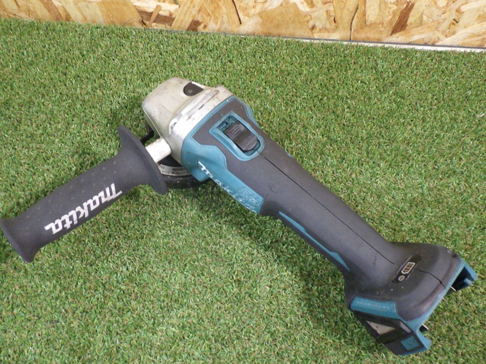 マキタ ディスクグラインダー 18V 売れ筋 GA404DN 本体のみ マキタ