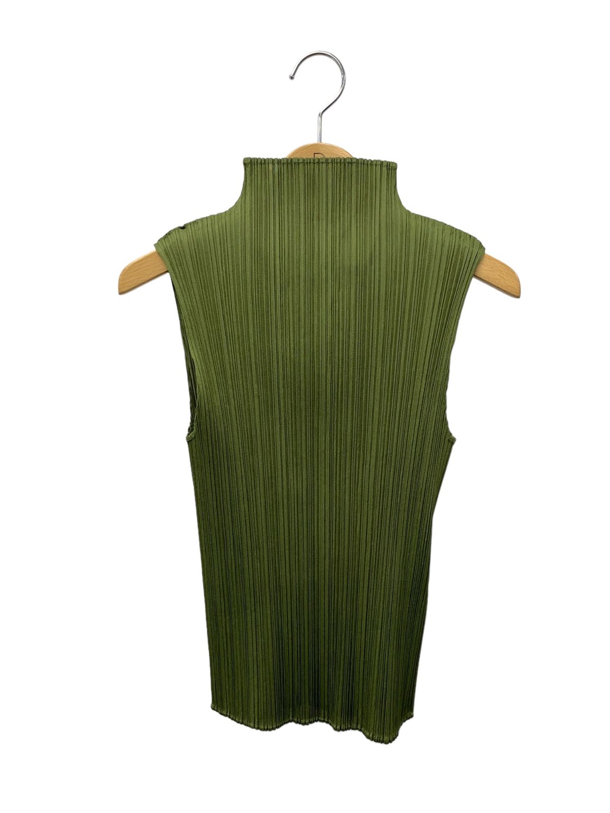 【美品】イッセイミヤケ　プリーツ(T.) モスグリーン　カットソー　シンプル イッセイミヤケISSEY MIYAKEプリーツハイネックカットソー 緑M